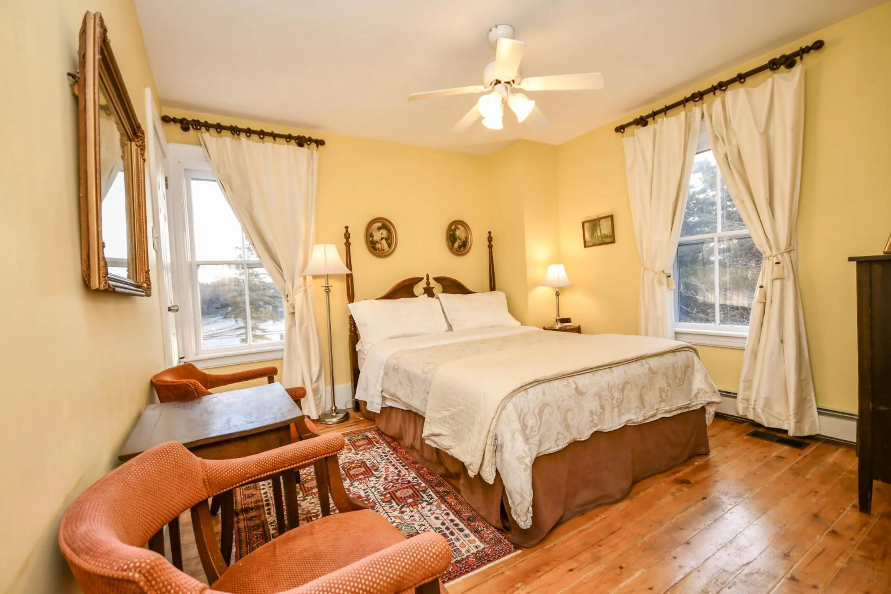 Bedroom, Bed in Surfside Inn
