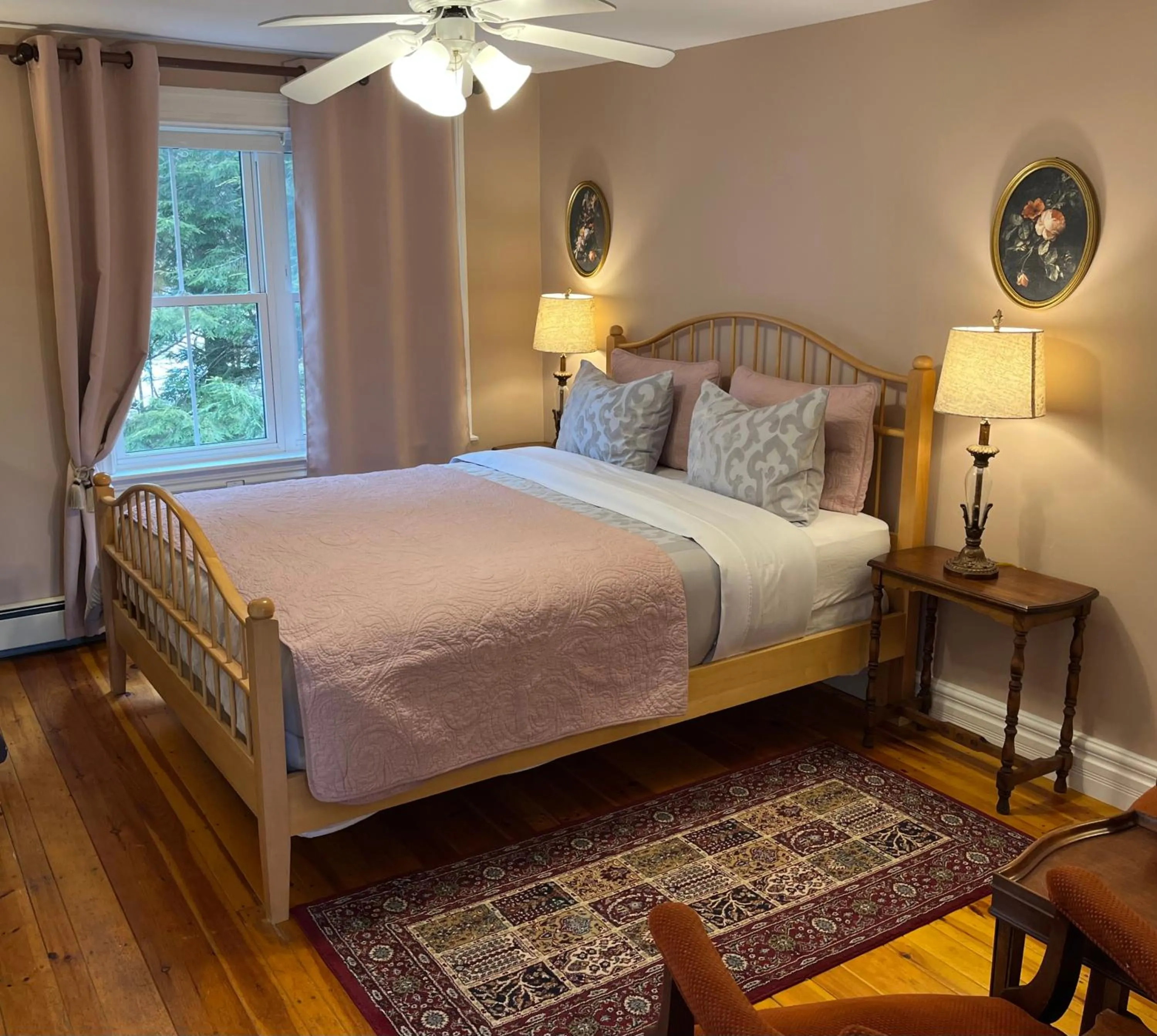Bedroom, Bed in Surfside Inn