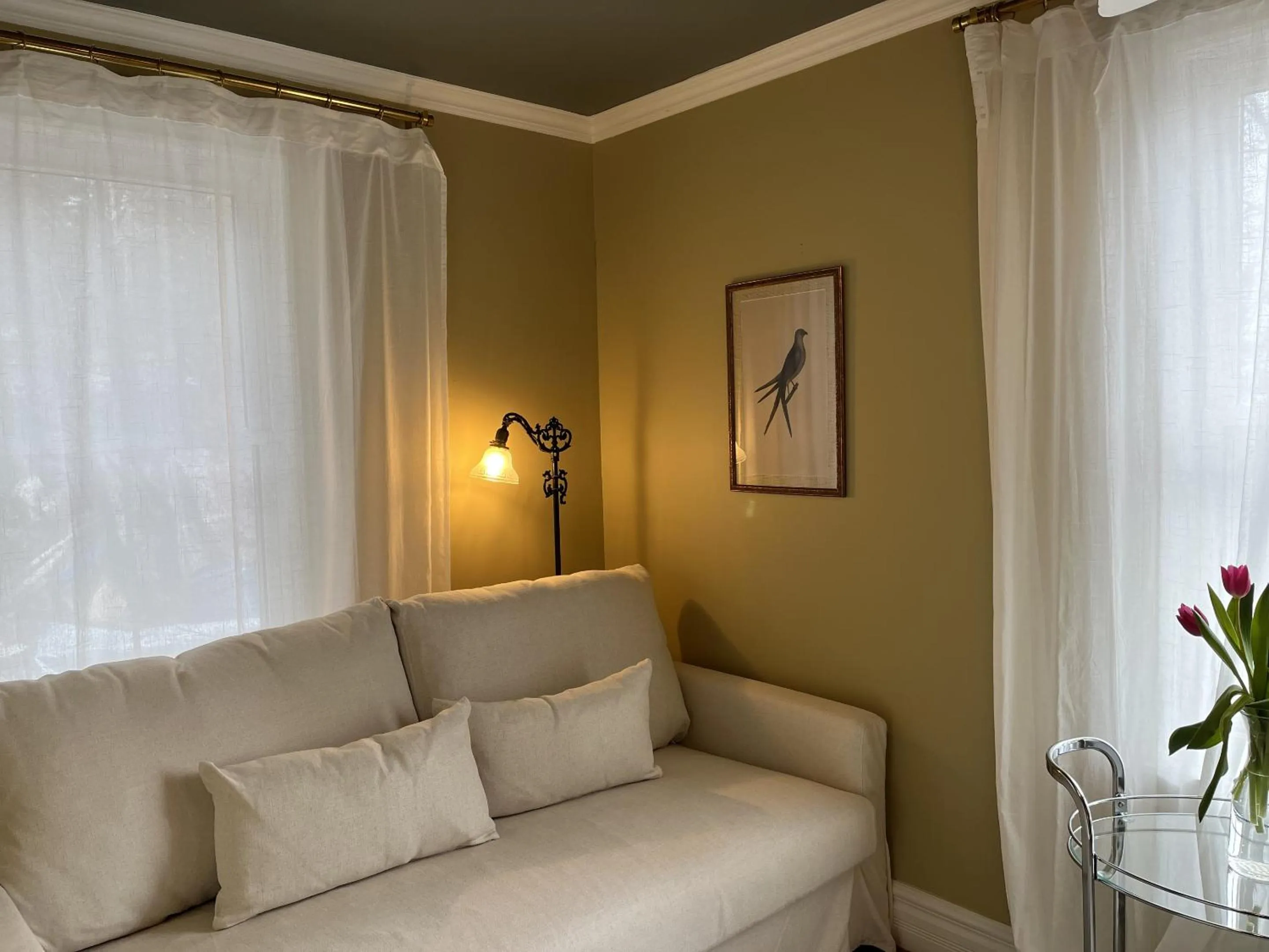 Bedroom in Surfside Inn
