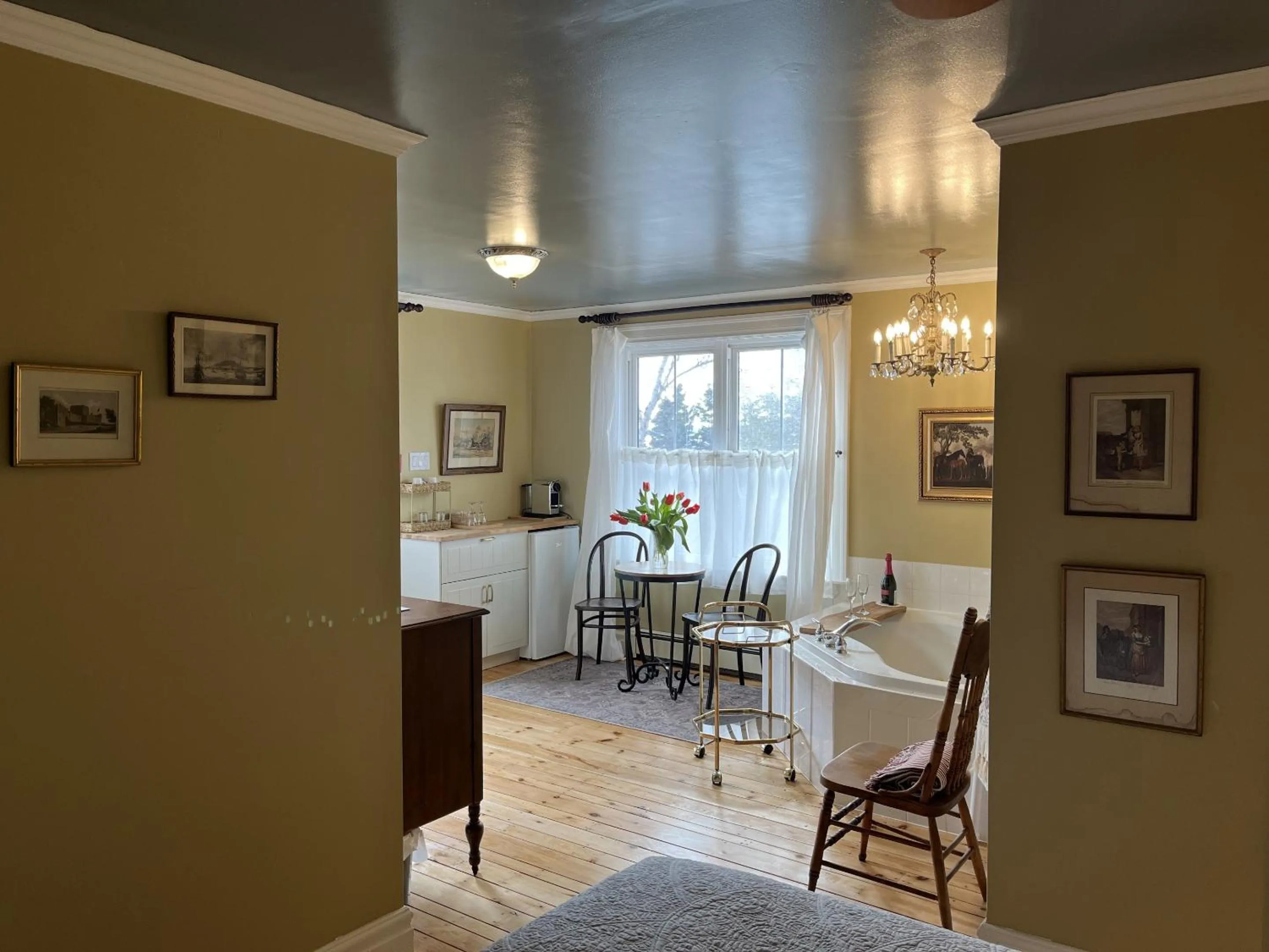 Bedroom in Surfside Inn