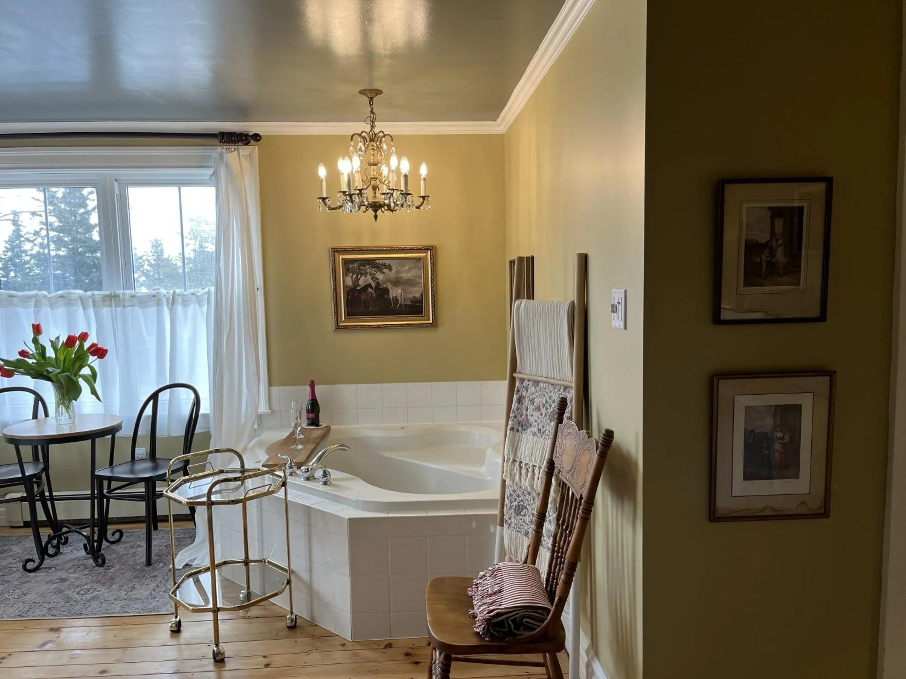 Bedroom in Surfside Inn