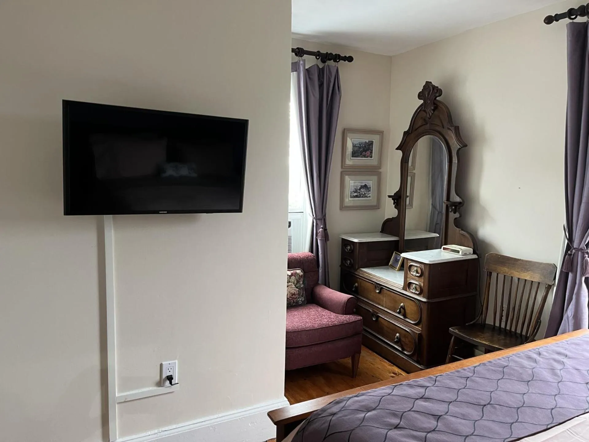 Bedroom, Bed in Surfside Inn