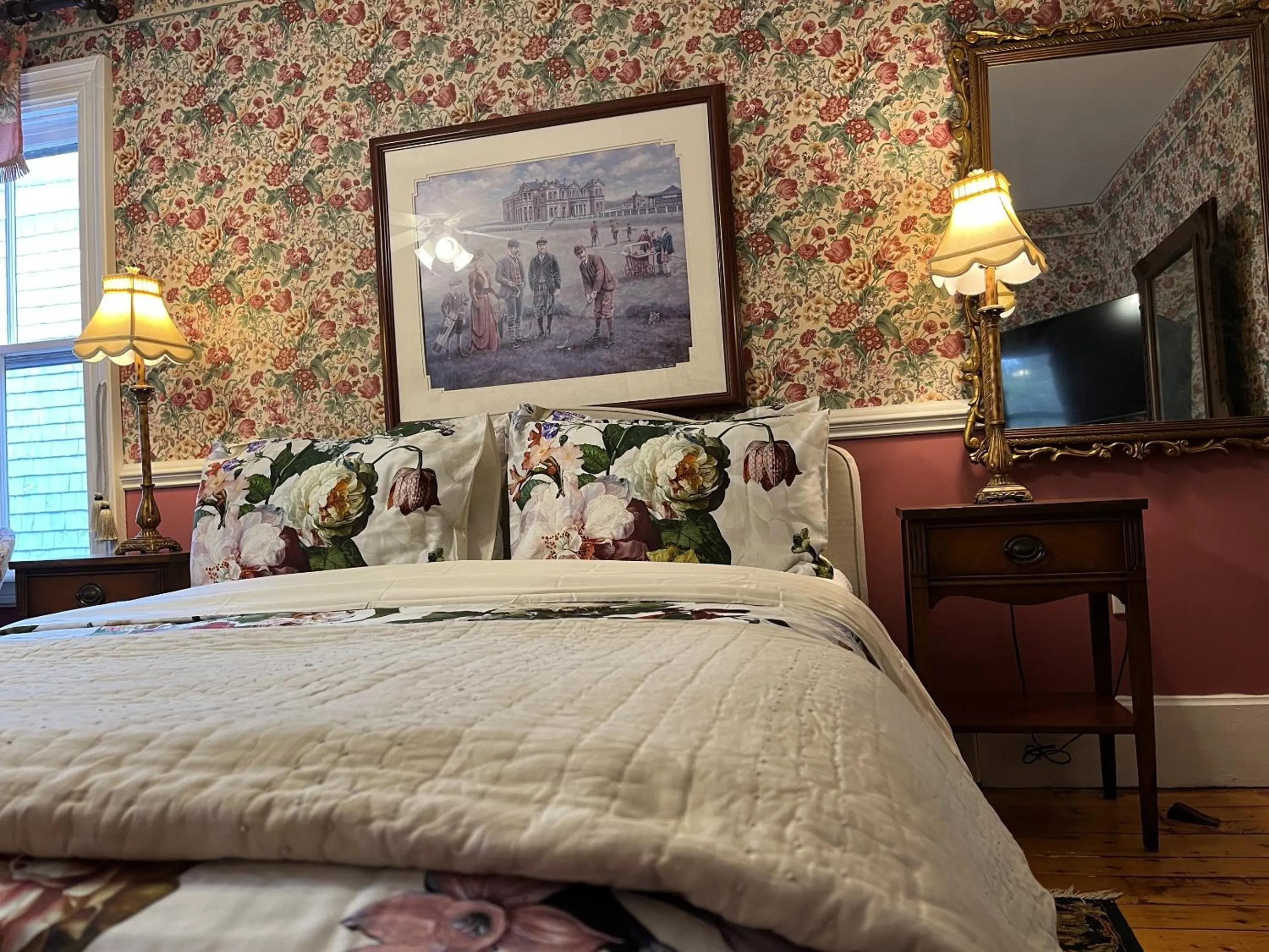 Bedroom, Bed in Surfside Inn