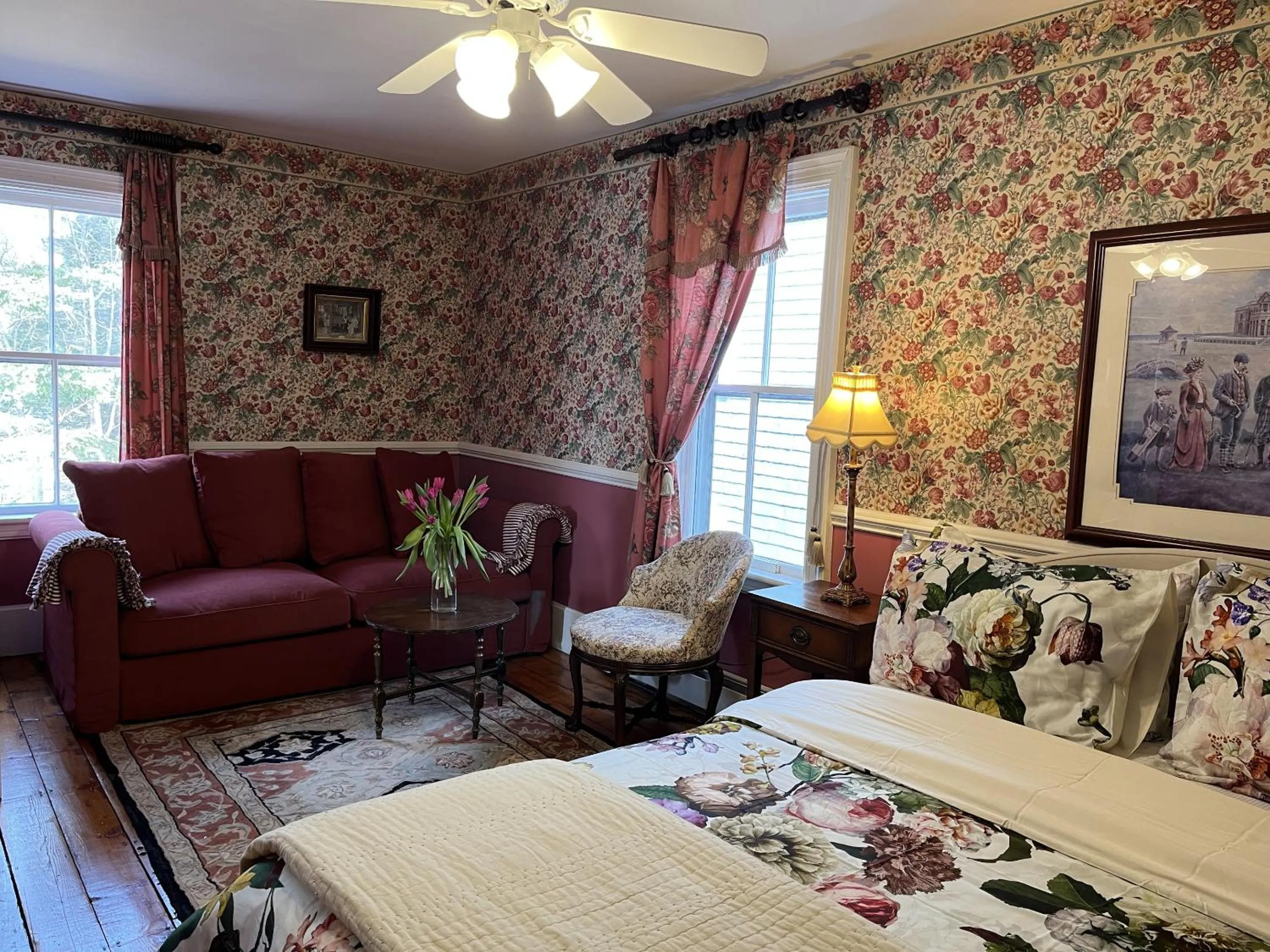 Bedroom in Surfside Inn
