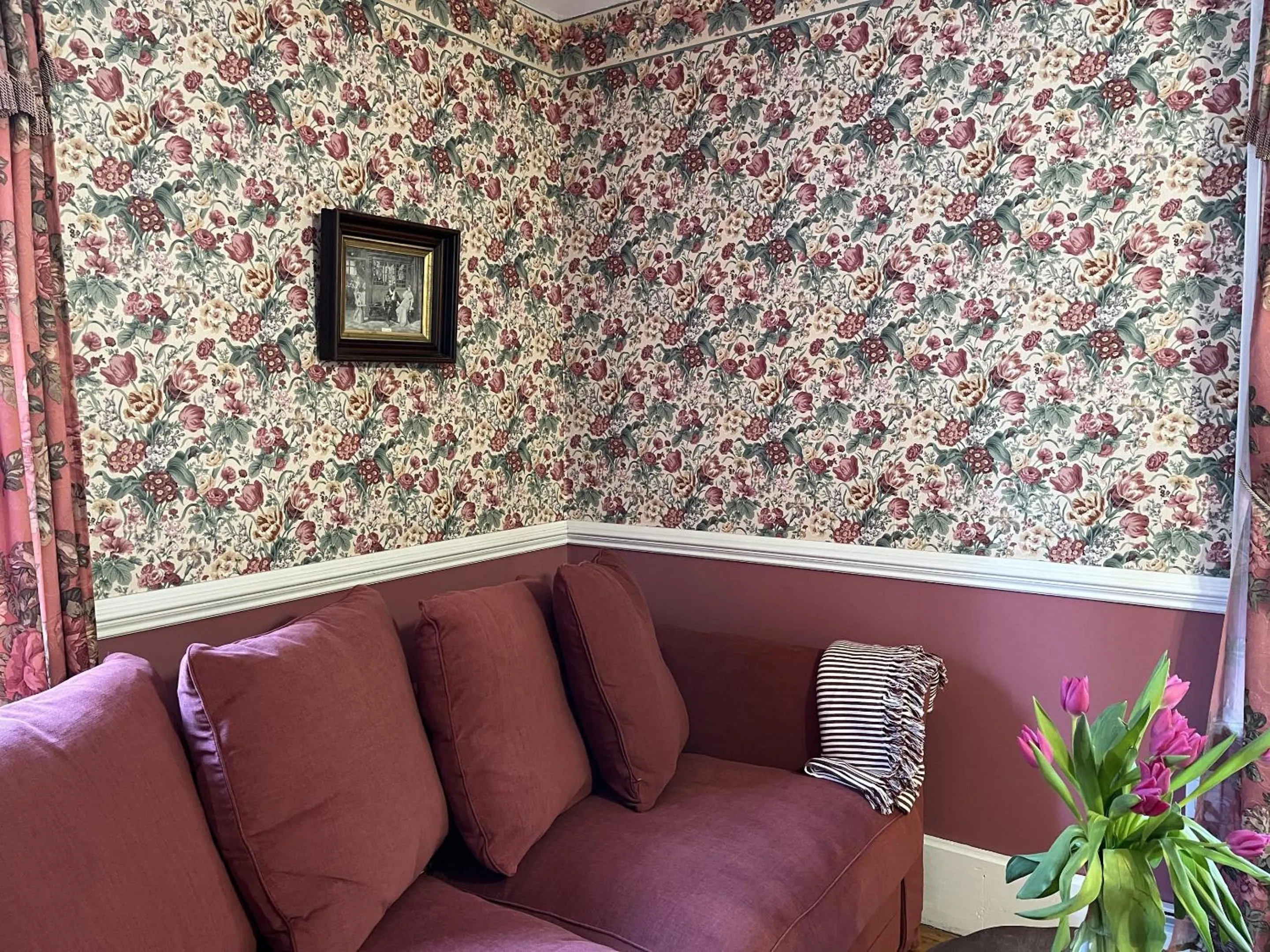 Bedroom in Surfside Inn
