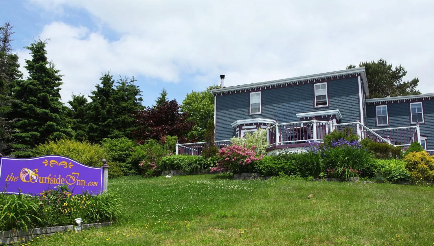 Property building in Surfside Inn