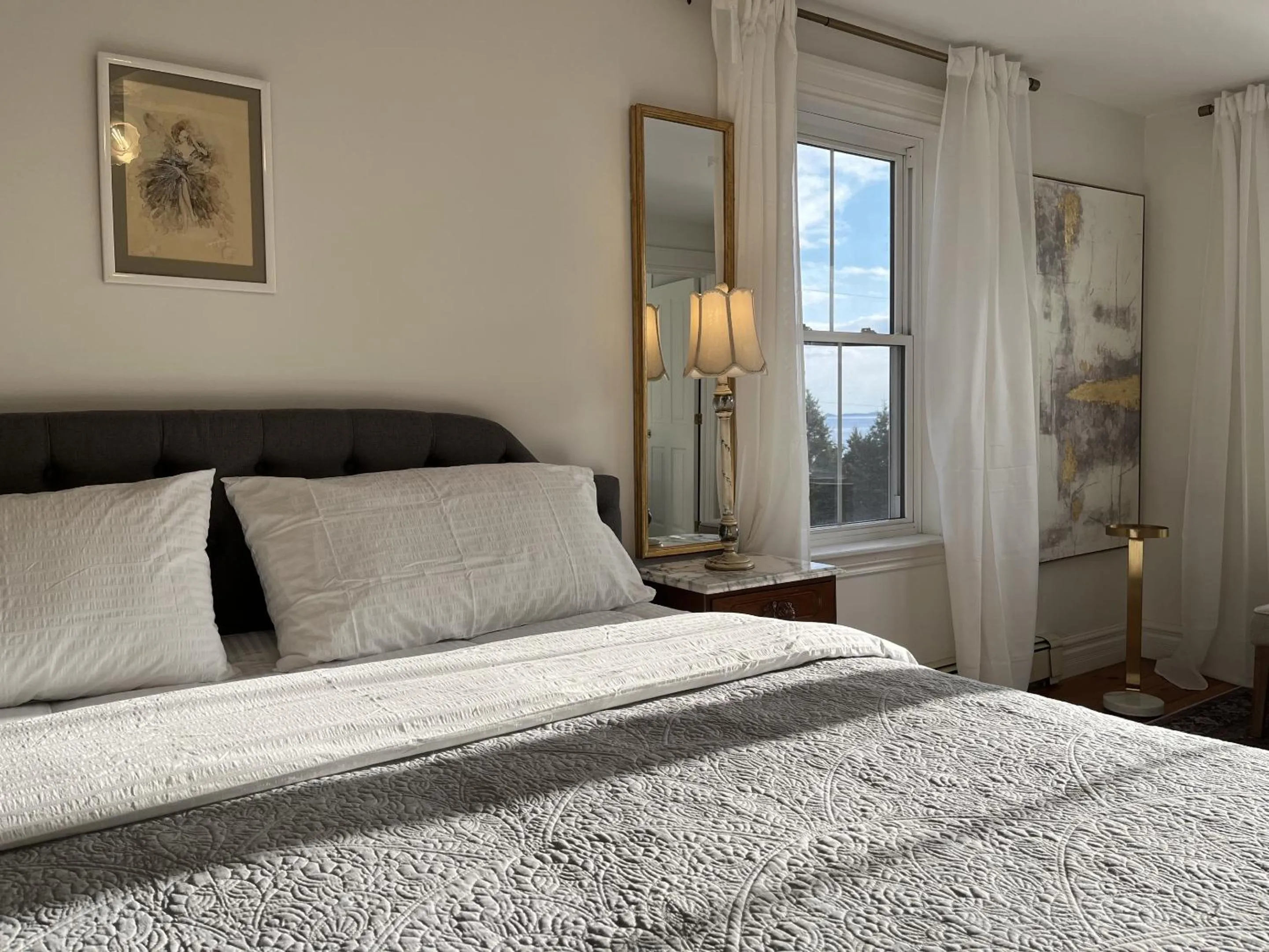 Bedroom, Bed in Surfside Inn