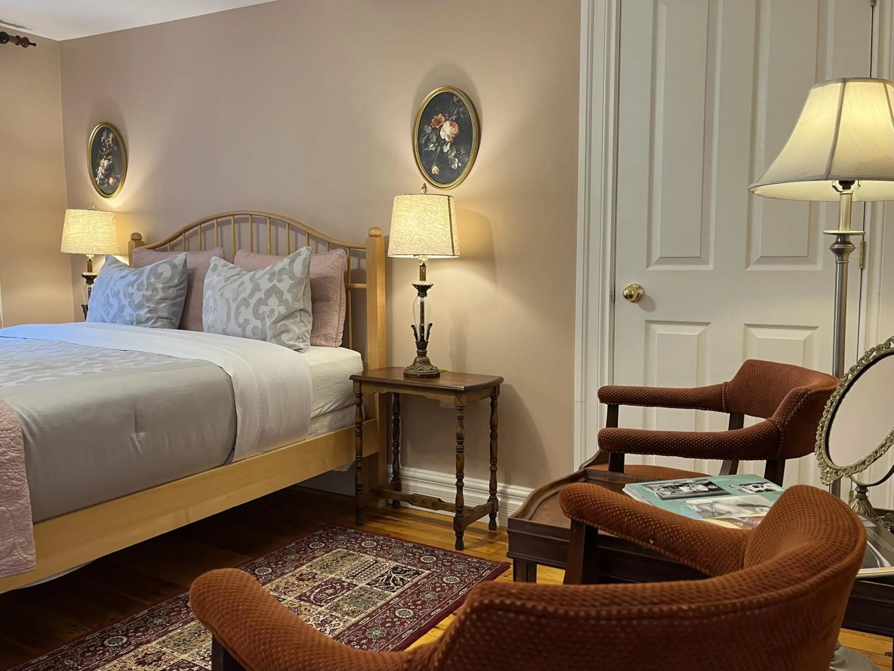 Bedroom, Bed in Surfside Inn