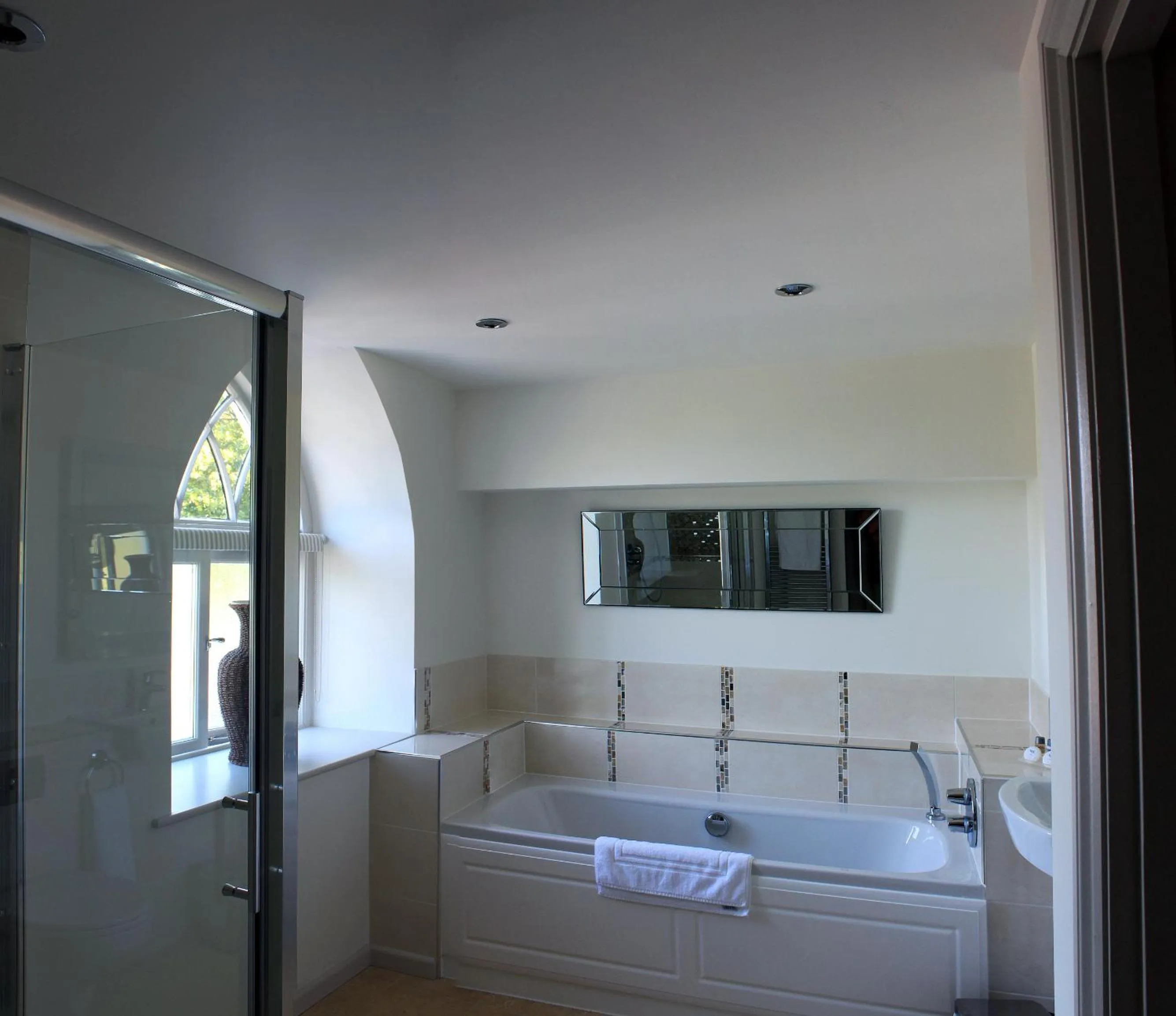 Bathroom in Tudor Lodge Bed & Breakfast