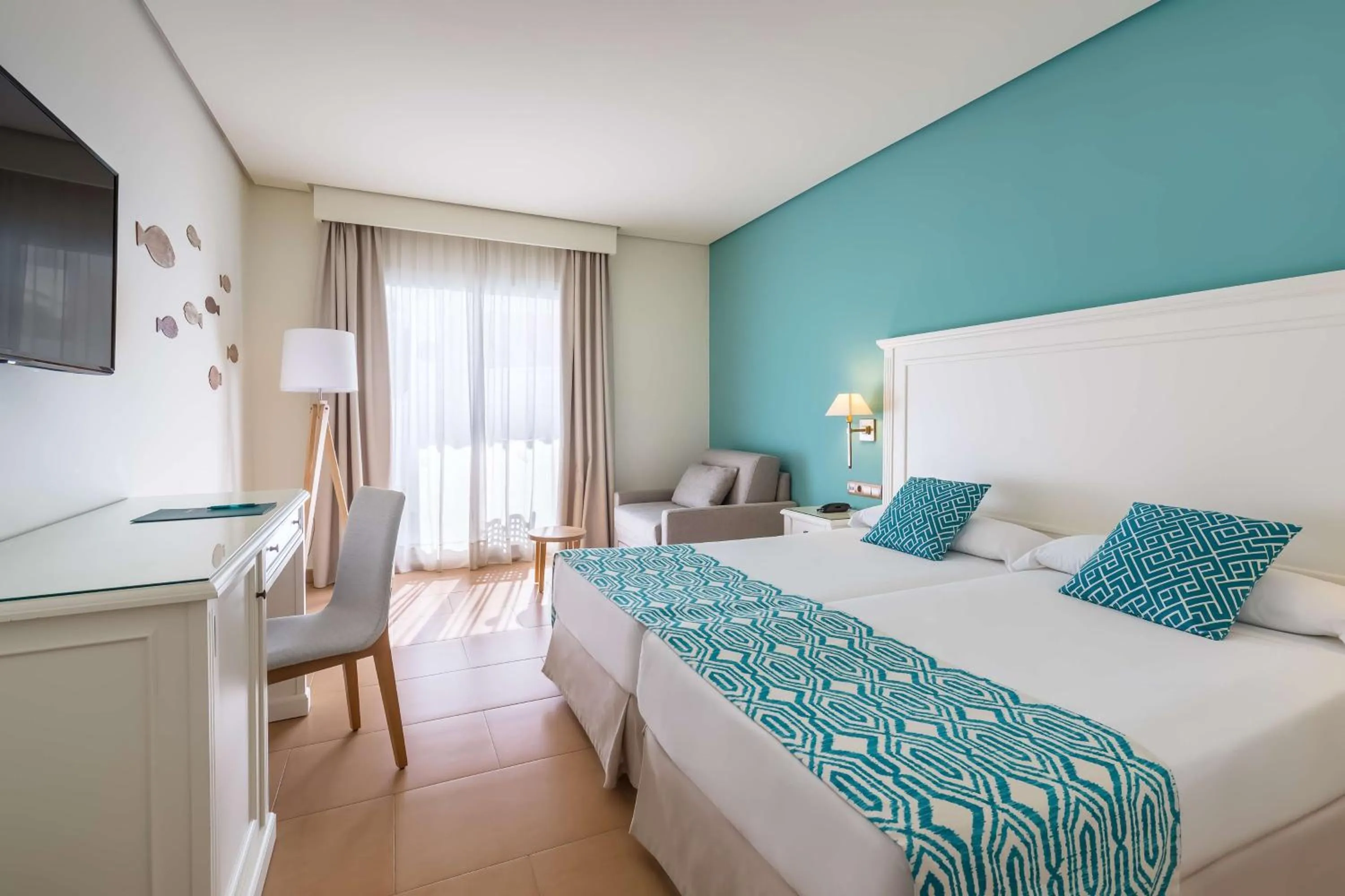 Bedroom, Bed in Occidental Torremolinos Playa