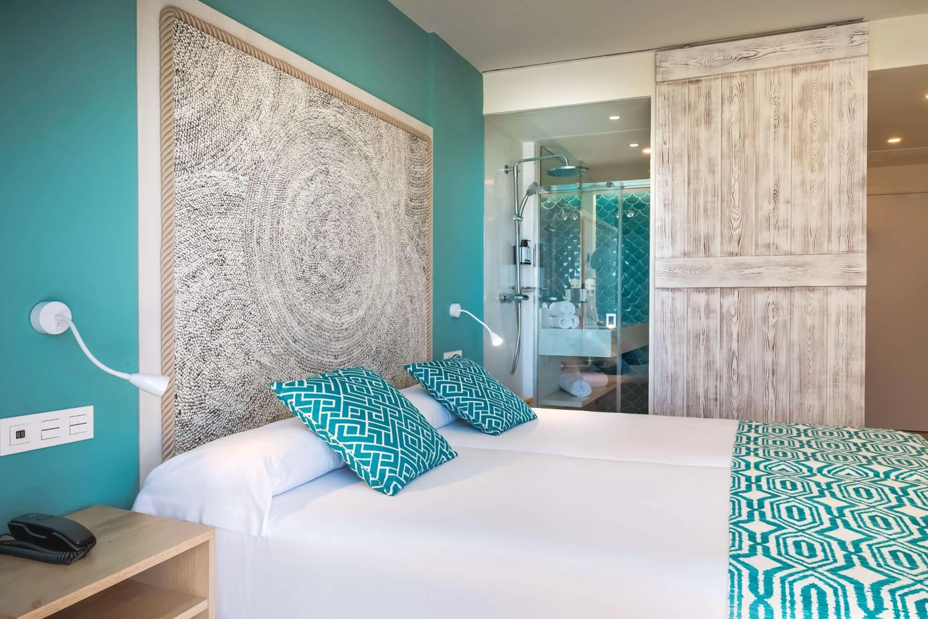 Bedroom, Bed in Occidental Torremolinos Playa