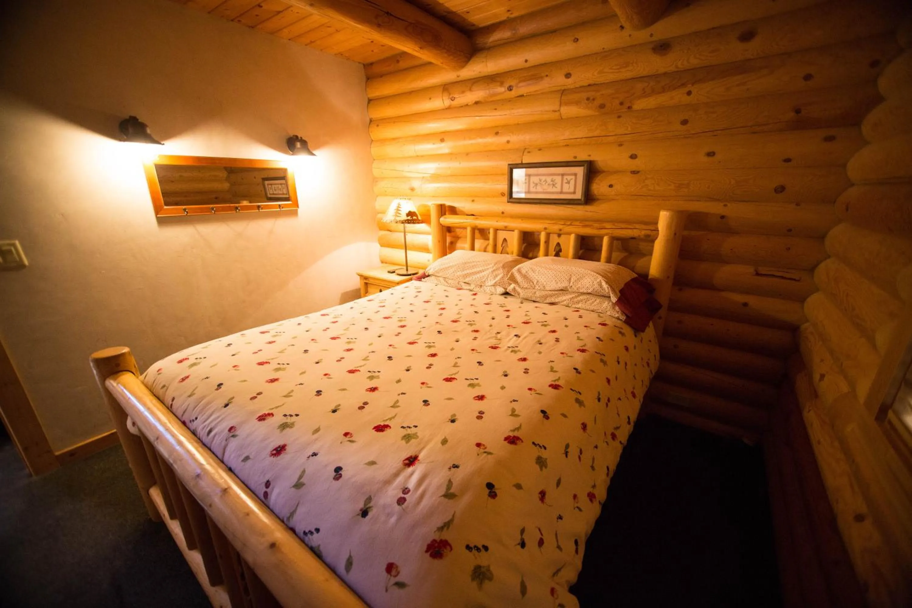 Bed in The Pines at Island Park