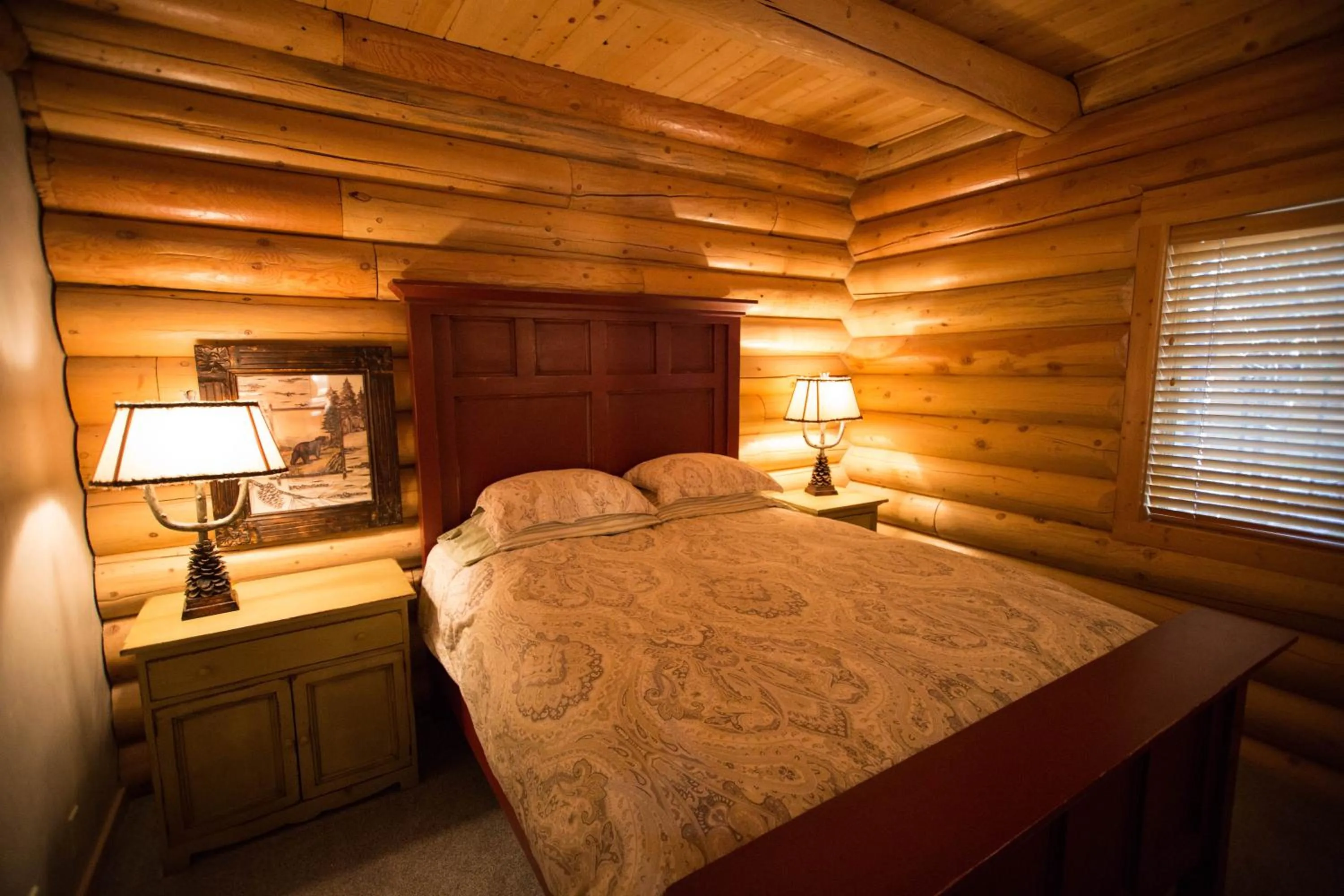 Bed in The Pines at Island Park