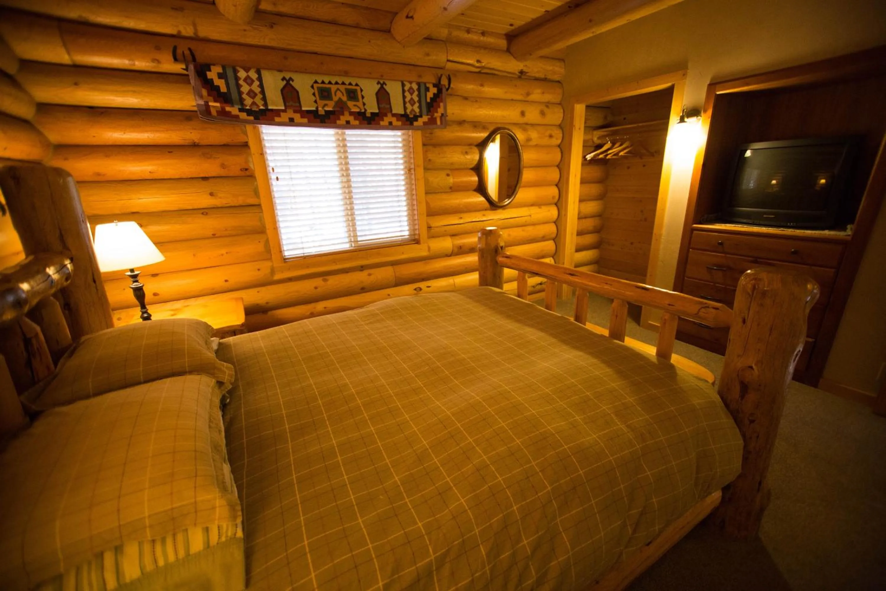 Bed in The Pines at Island Park