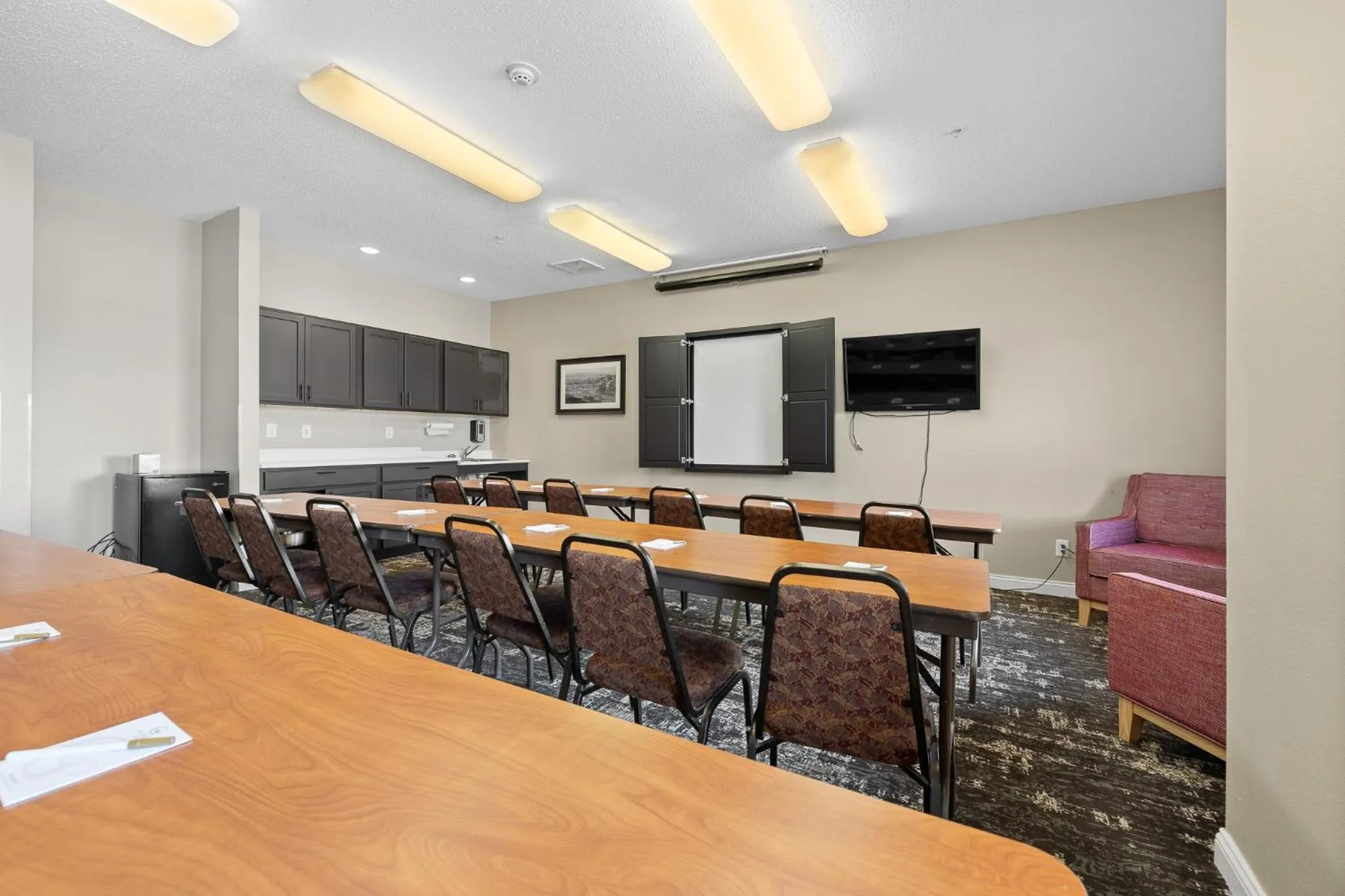 Meeting/conference room in GrandStay Residential Suites Rapid City