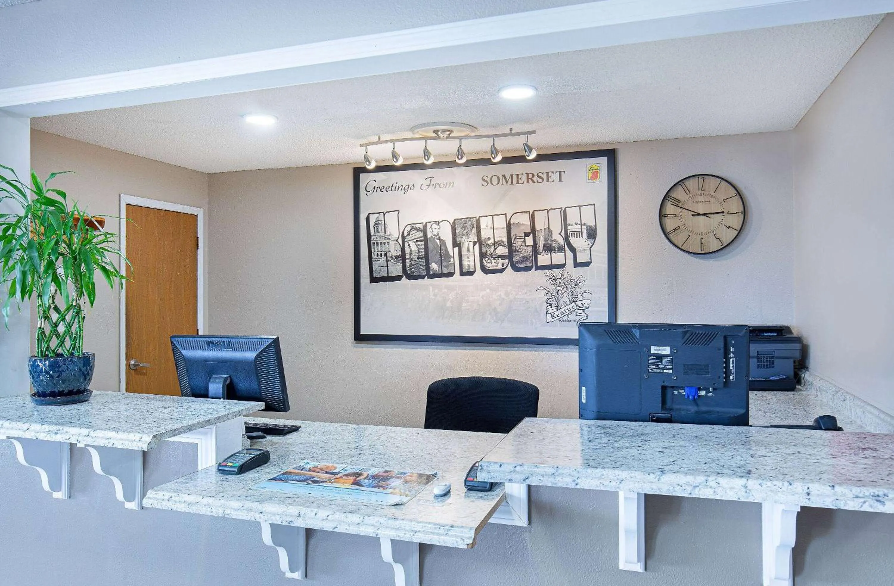 Lobby or reception in Super 8 by Wyndham Somerset