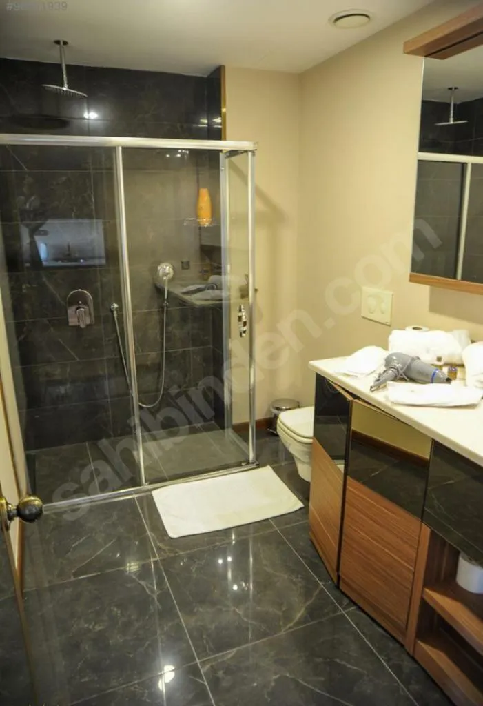 Bathroom in FALCON PalaS OTEL