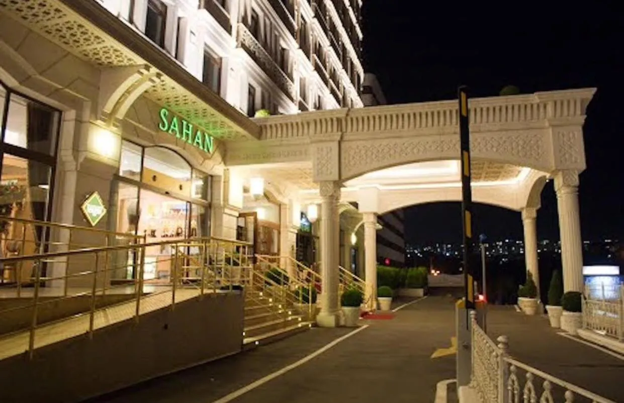 Patio in FALCON PalaS OTEL