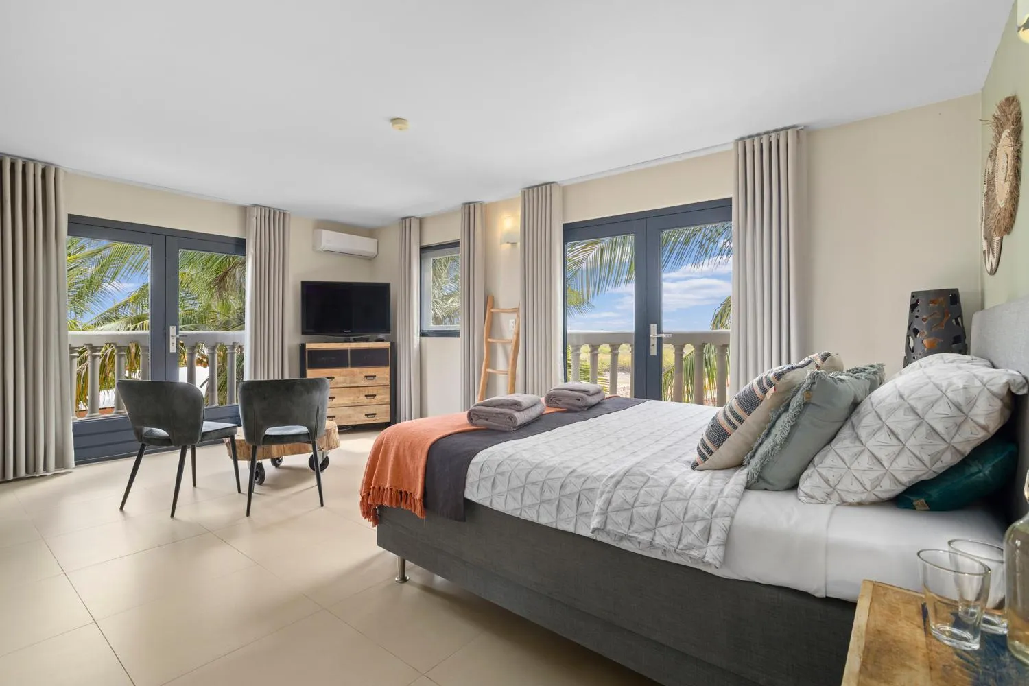 Property building, Bed in Oasis guesthouse, Boutique Style Hotel