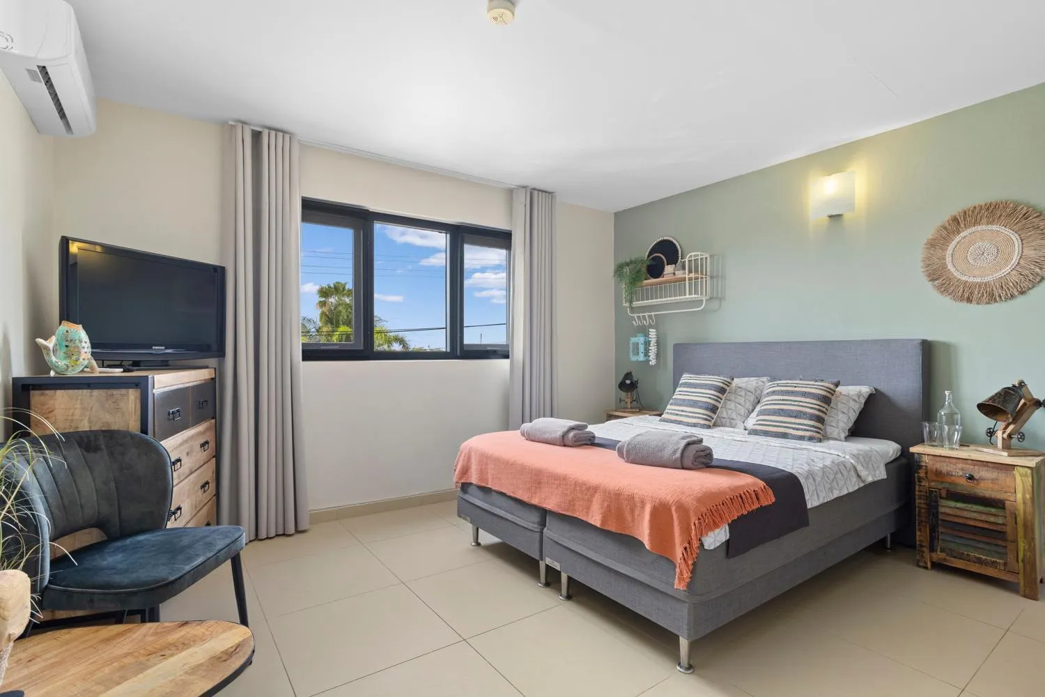 Bed in Oasis guesthouse, Boutique Style Hotel