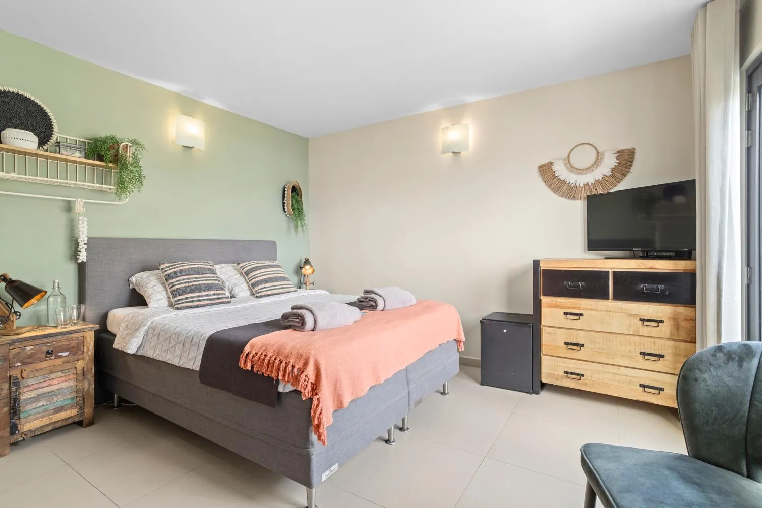 Property building, Bed in Oasis guesthouse, Boutique Style Hotel