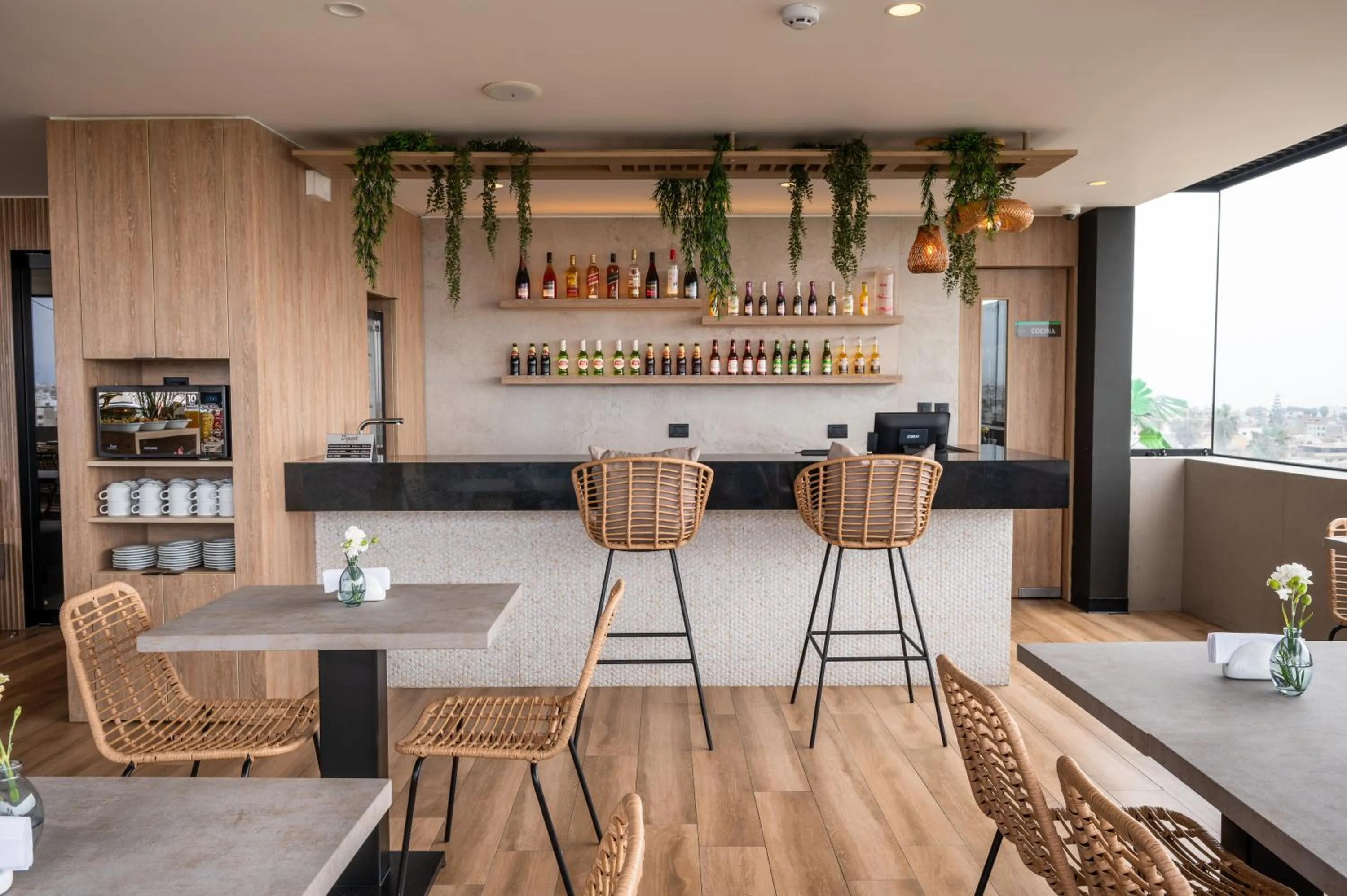 Restaurant/places to eat in Palmetto Hotel Business San Miguel