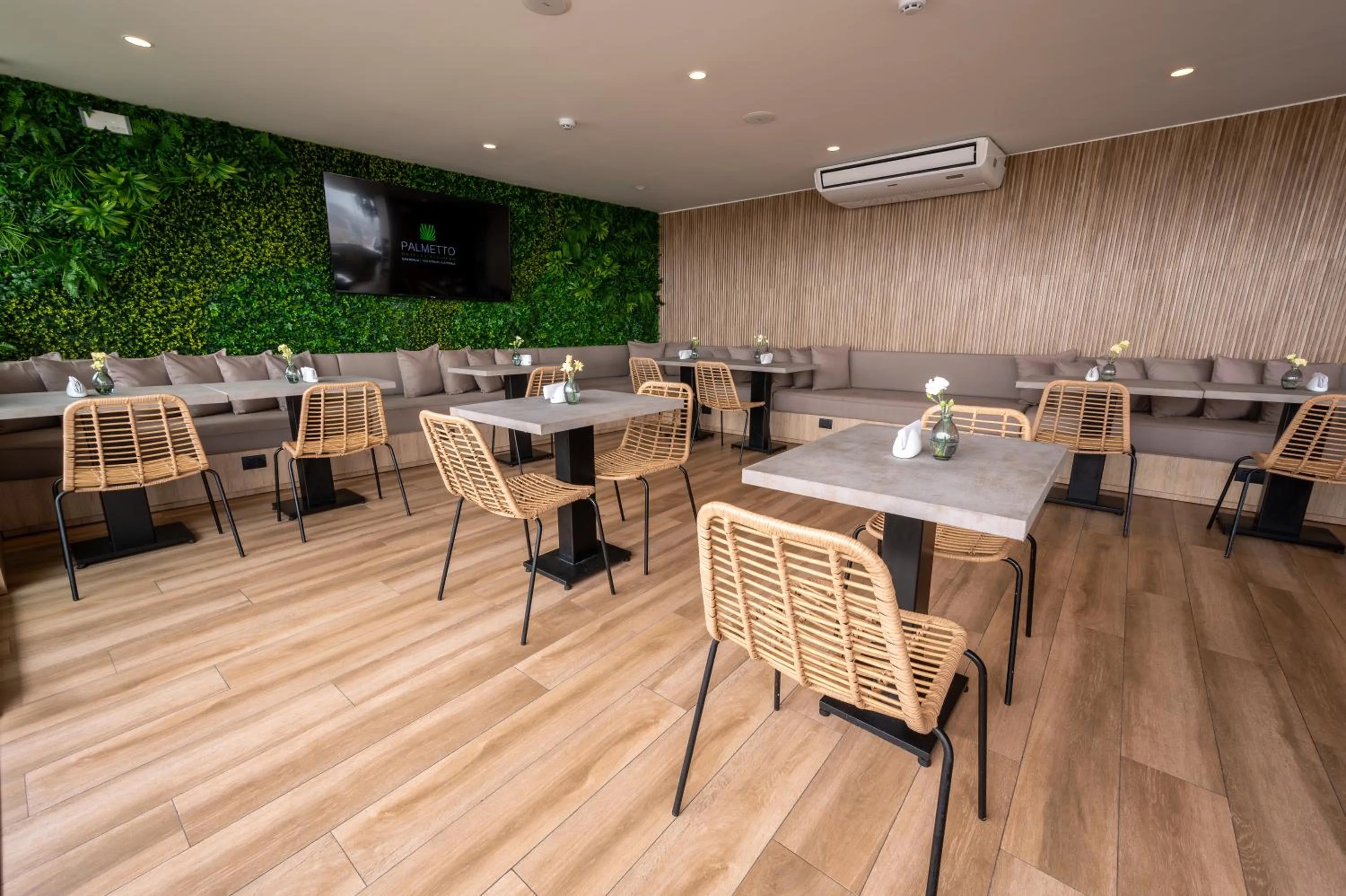 Restaurant/places to eat in Palmetto Hotel Business San Miguel