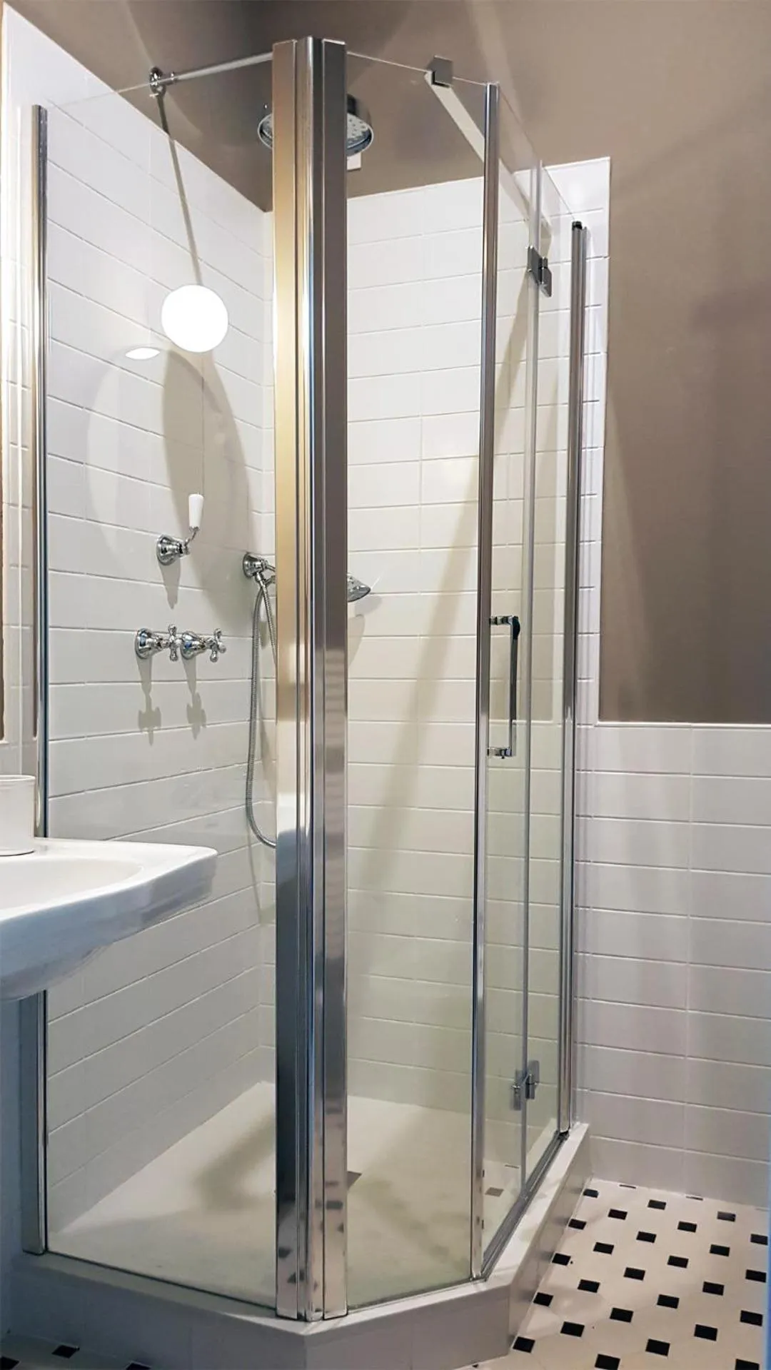 Shower in Villa Gotti Charming Rooms