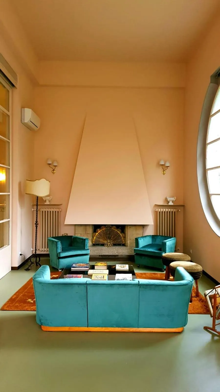 Communal lounge/ TV room in Villa Gotti Charming Rooms