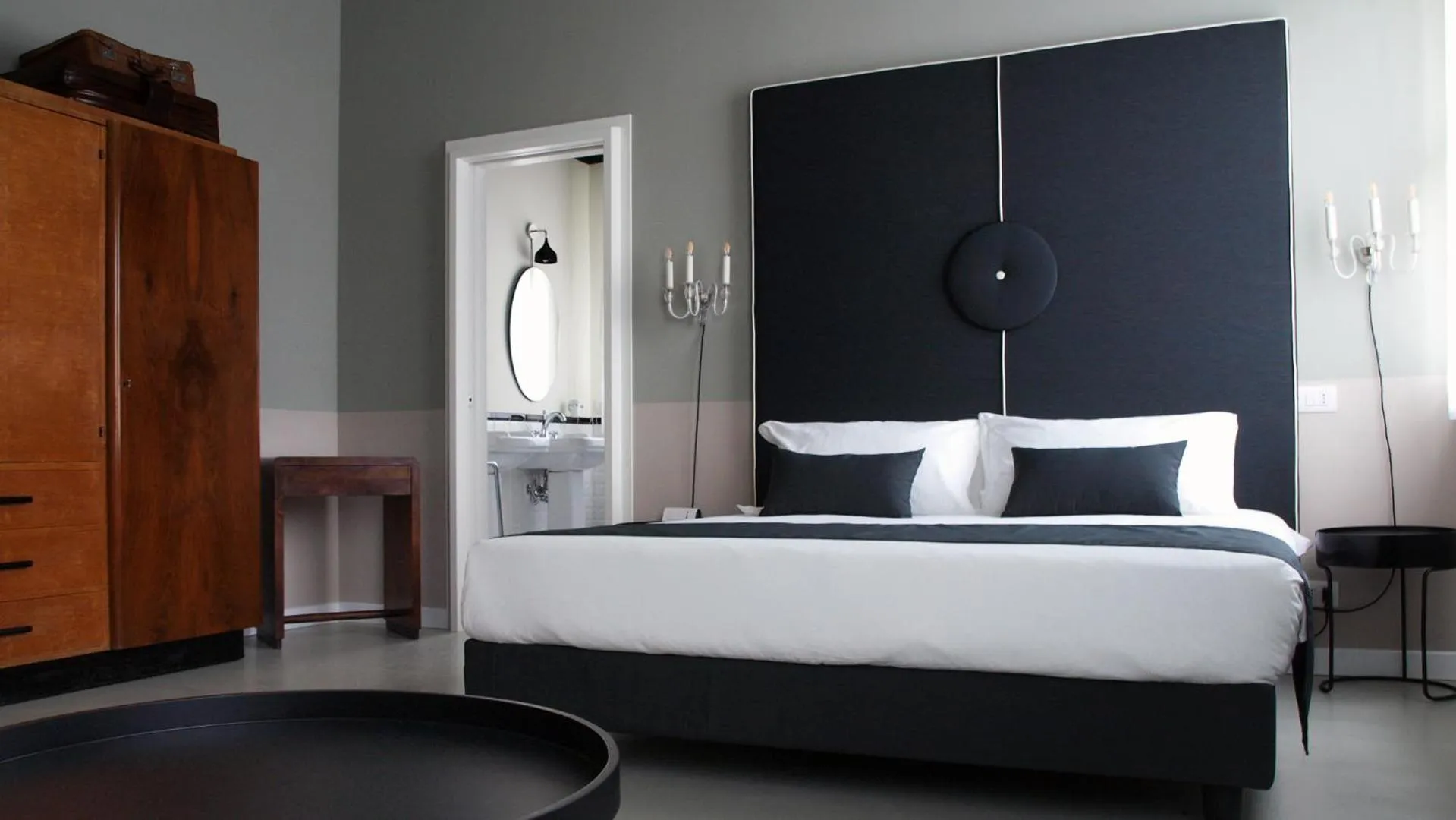 Bathroom, Bed in Villa Gotti Charming Rooms