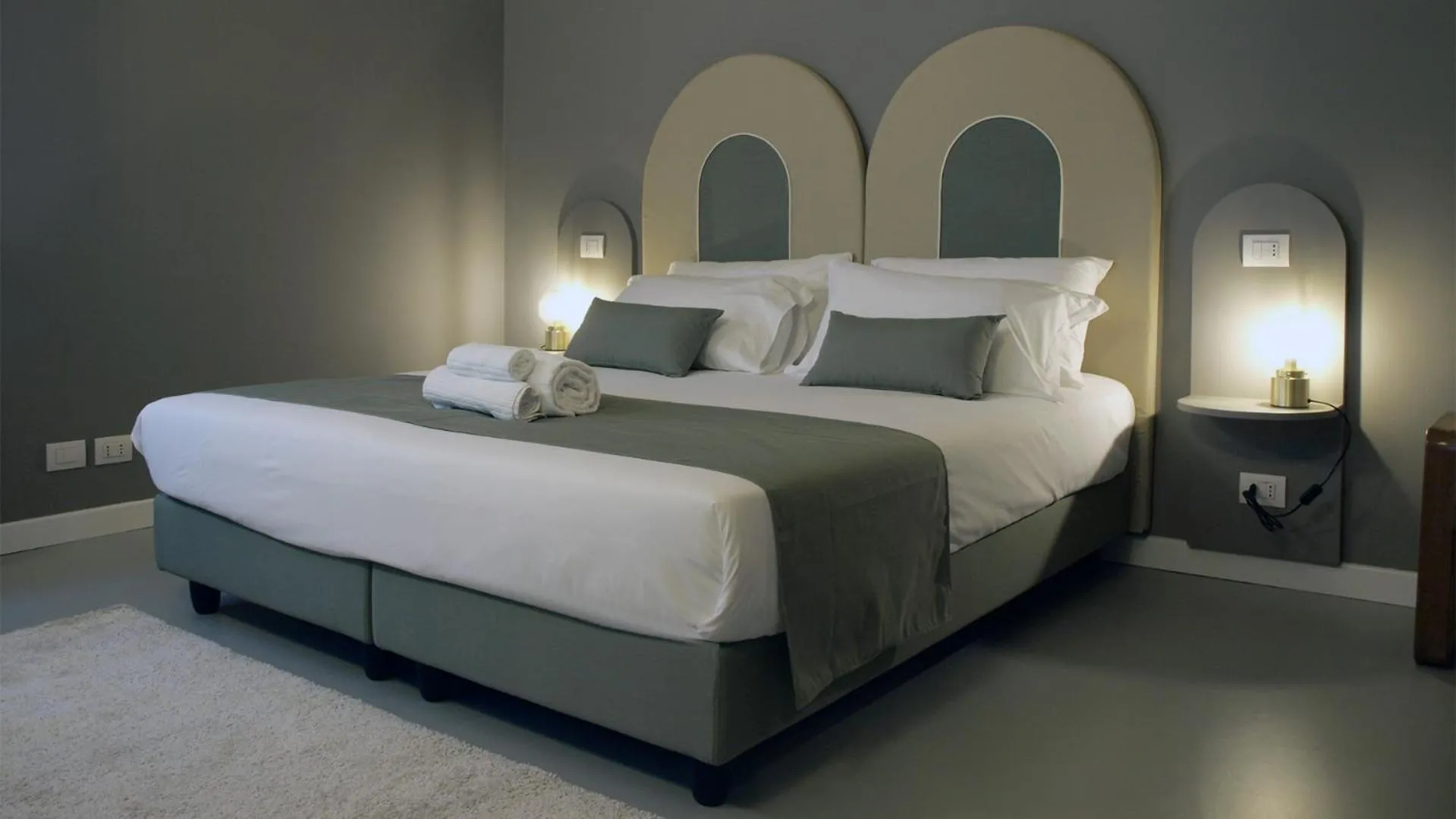 Communal lounge/ TV room, Bed in Villa Gotti Charming Rooms