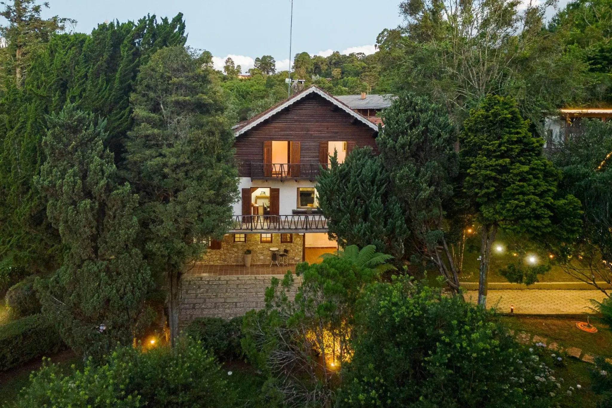 Three-Bedroom House in Pousada Jardim Monte Verde