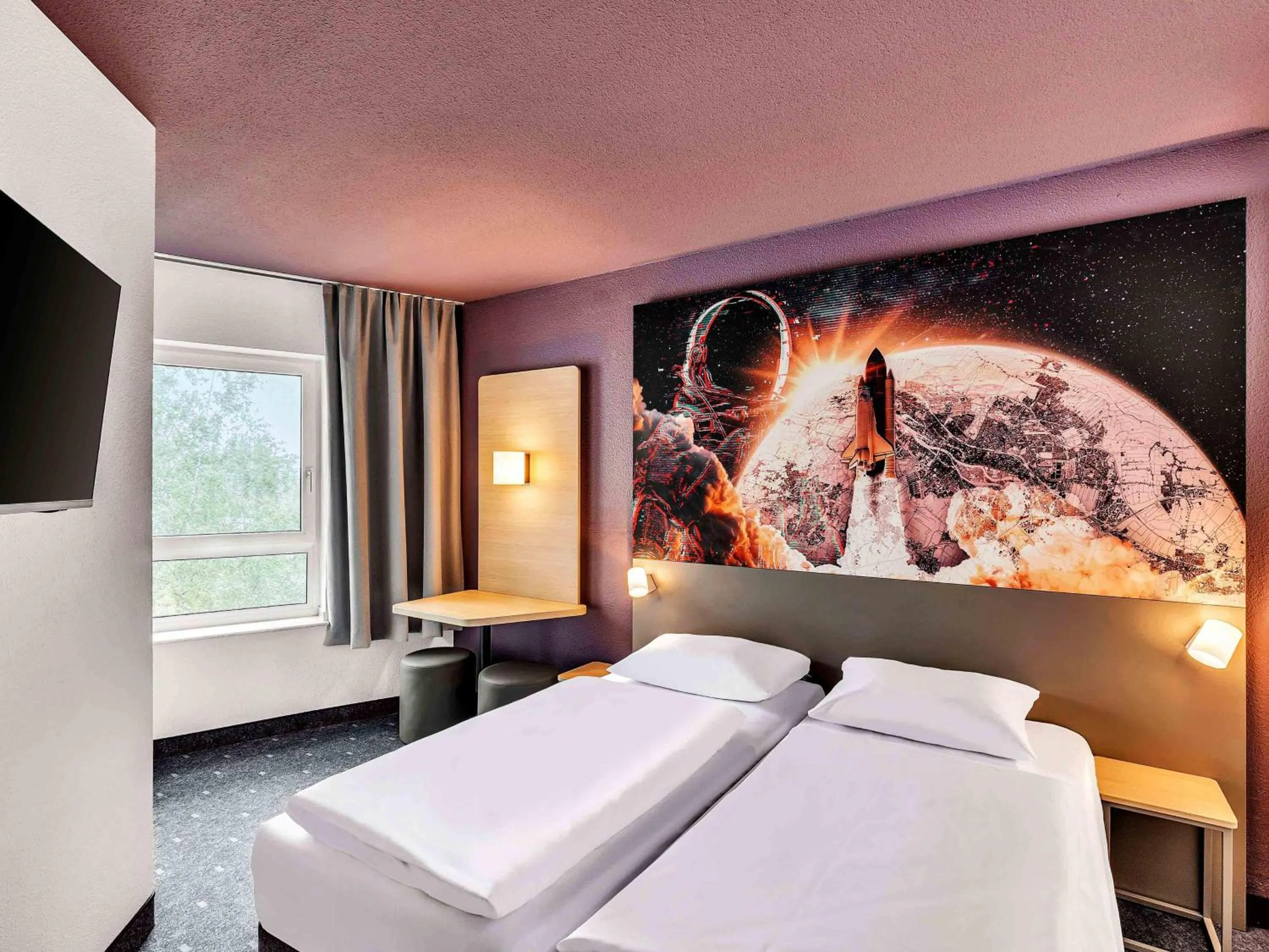 Photo of the whole room, Bed in B&B Hotel Bremen-Altstadt