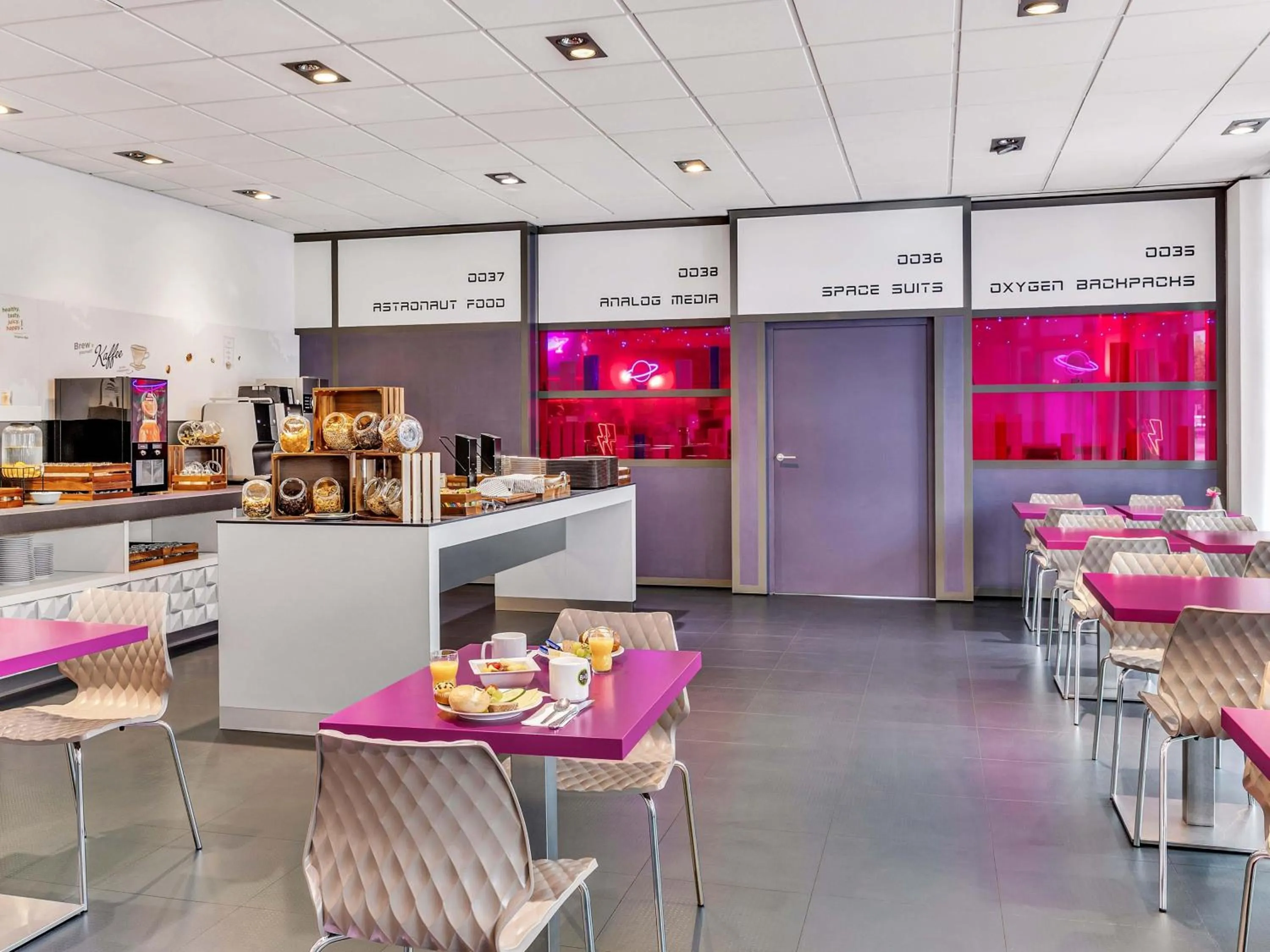 Restaurant/places to eat in B&B Hotel Bremen-Altstadt