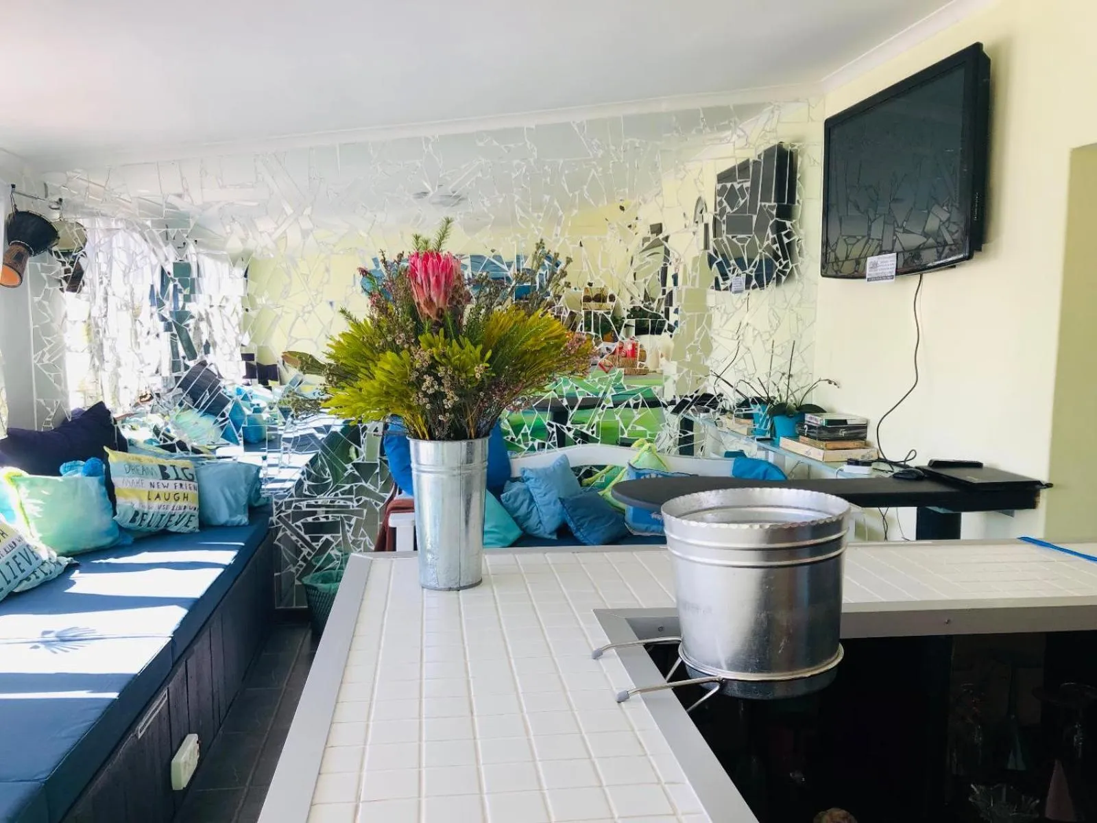 Communal lounge/ TV room in Cape Capsules