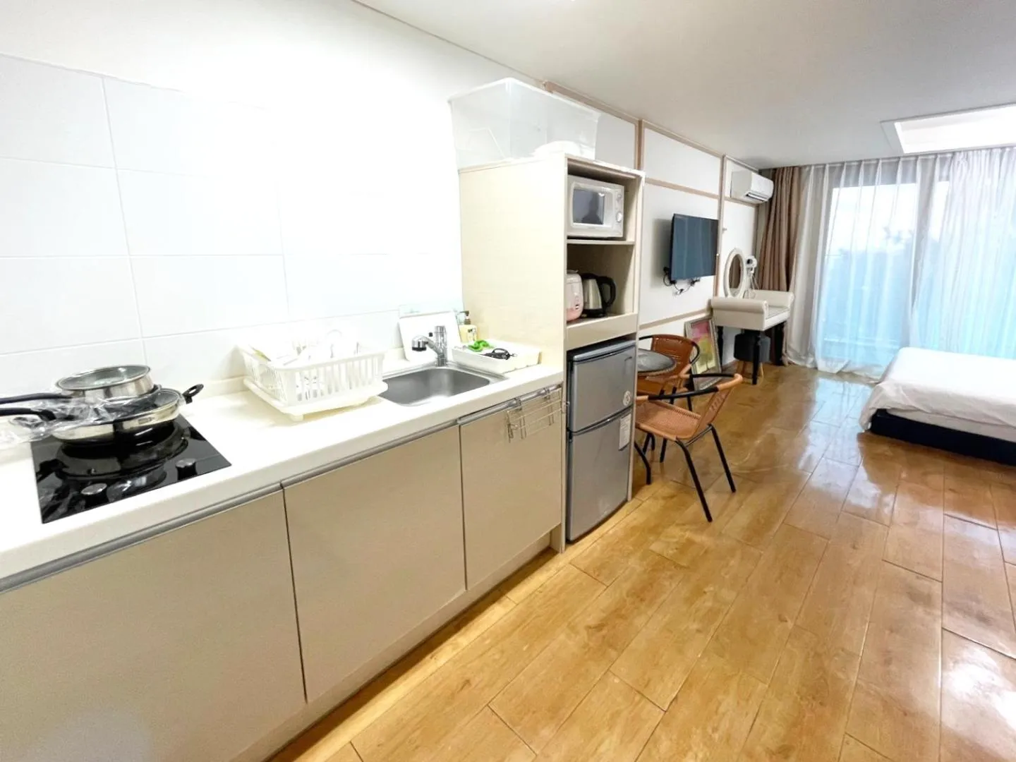 Kitchen or kitchenette, Bed in Vengastay