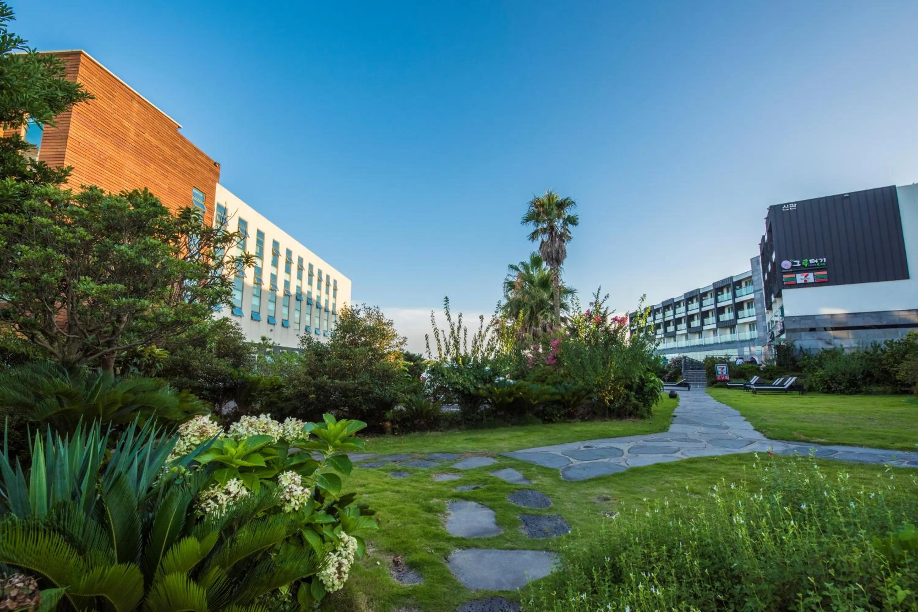 Property building in Vengastay