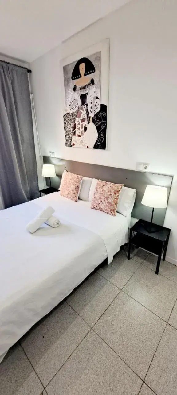 Standard Double Room with Shared Bathroom in AYZ Sierra de Meira - Auto check-in property Standard Double Room with Shared Bathroom in AYZ Sierra de Meira - Auto check-in property