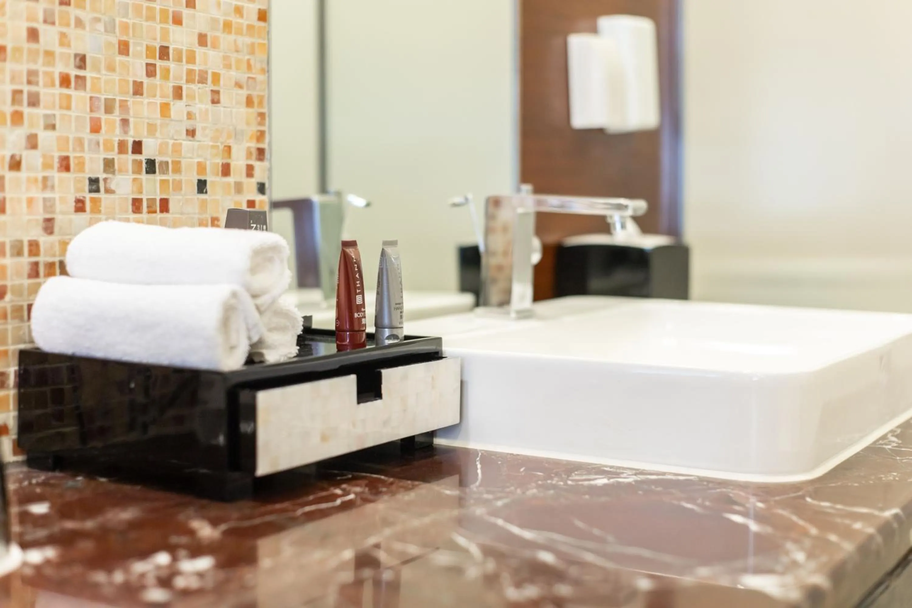Bathroom in The Imperial Mansion, Beijing - Marriott Executive Apartments