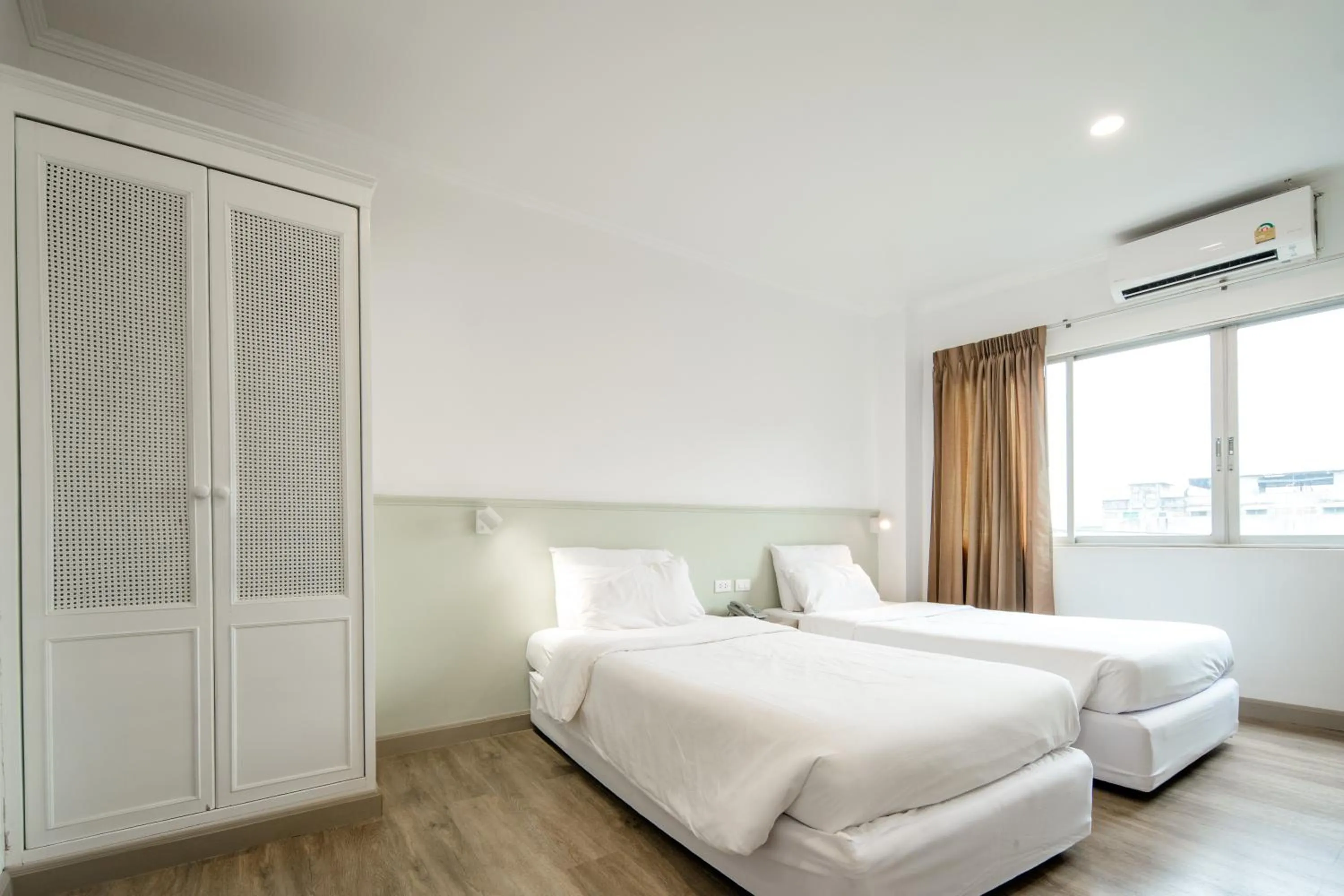 Bedroom, Bed in Dhevaraj Hotel