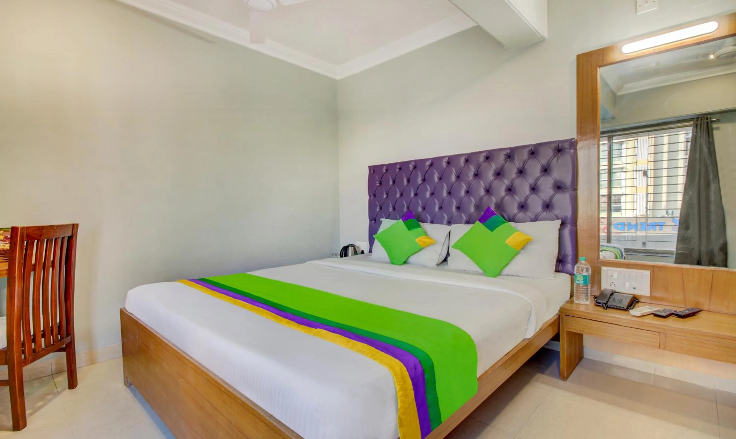 Bedroom, Bed in Treebo Cruz Royale Santacruz West
