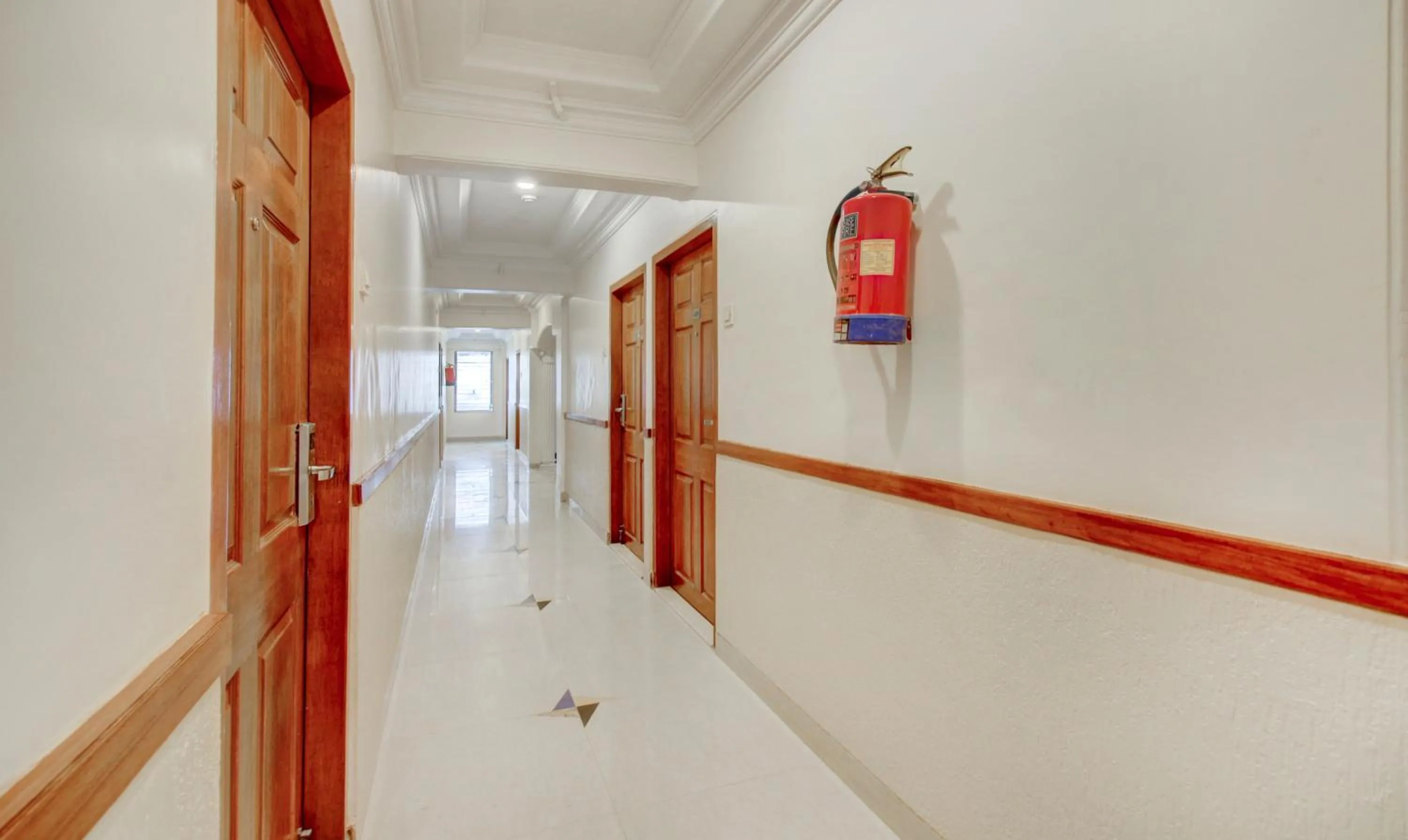 Lobby or reception in Treebo Cruz Royale Santacruz West