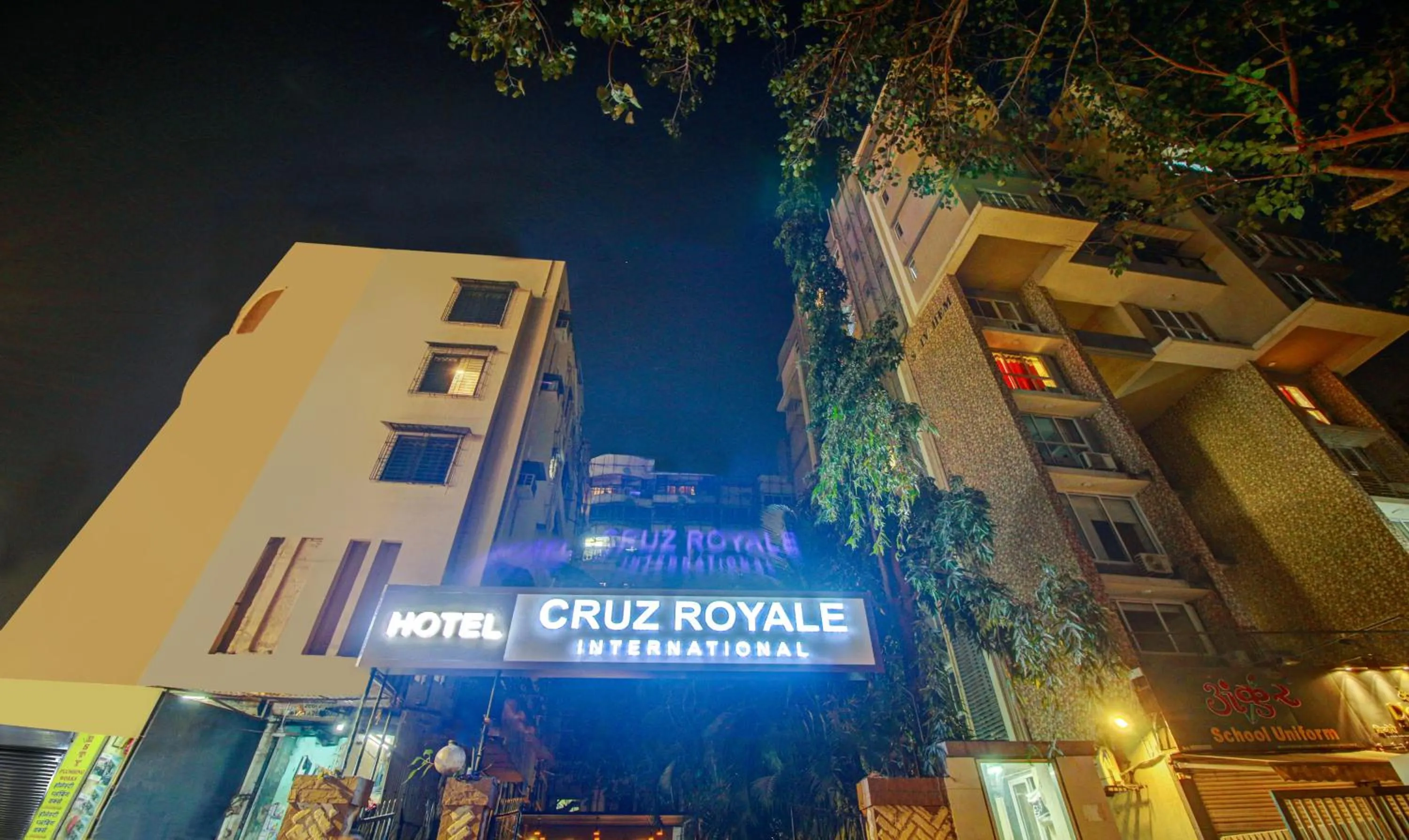 Facade/entrance in Treebo Cruz Royale Santacruz West