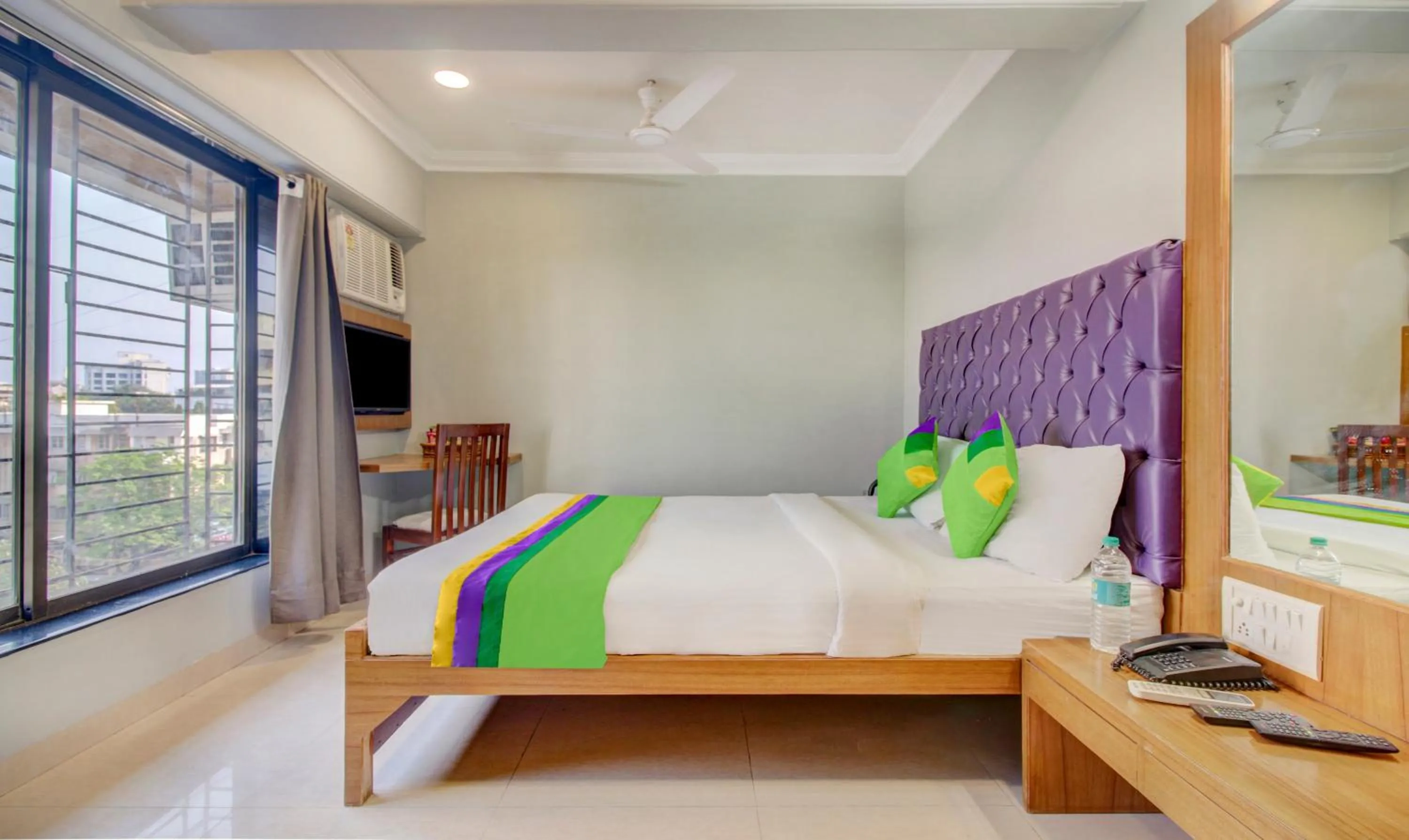 Bedroom, Bed in Treebo Cruz Royale Santacruz West