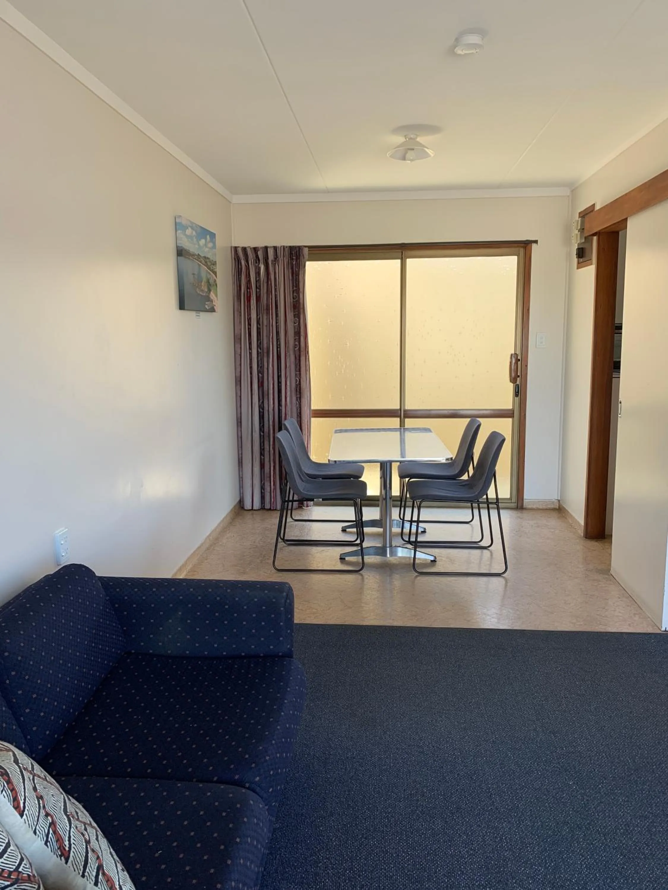 Dining area in Wayfarer Motel