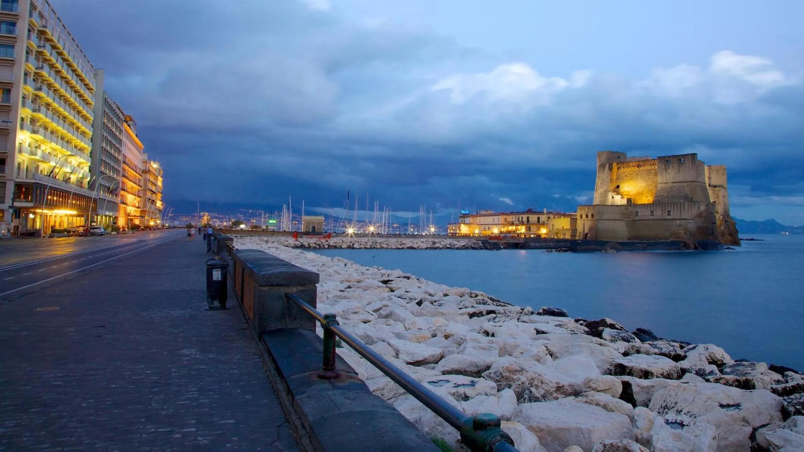 Hiking in Donna Lena Relais Napoli