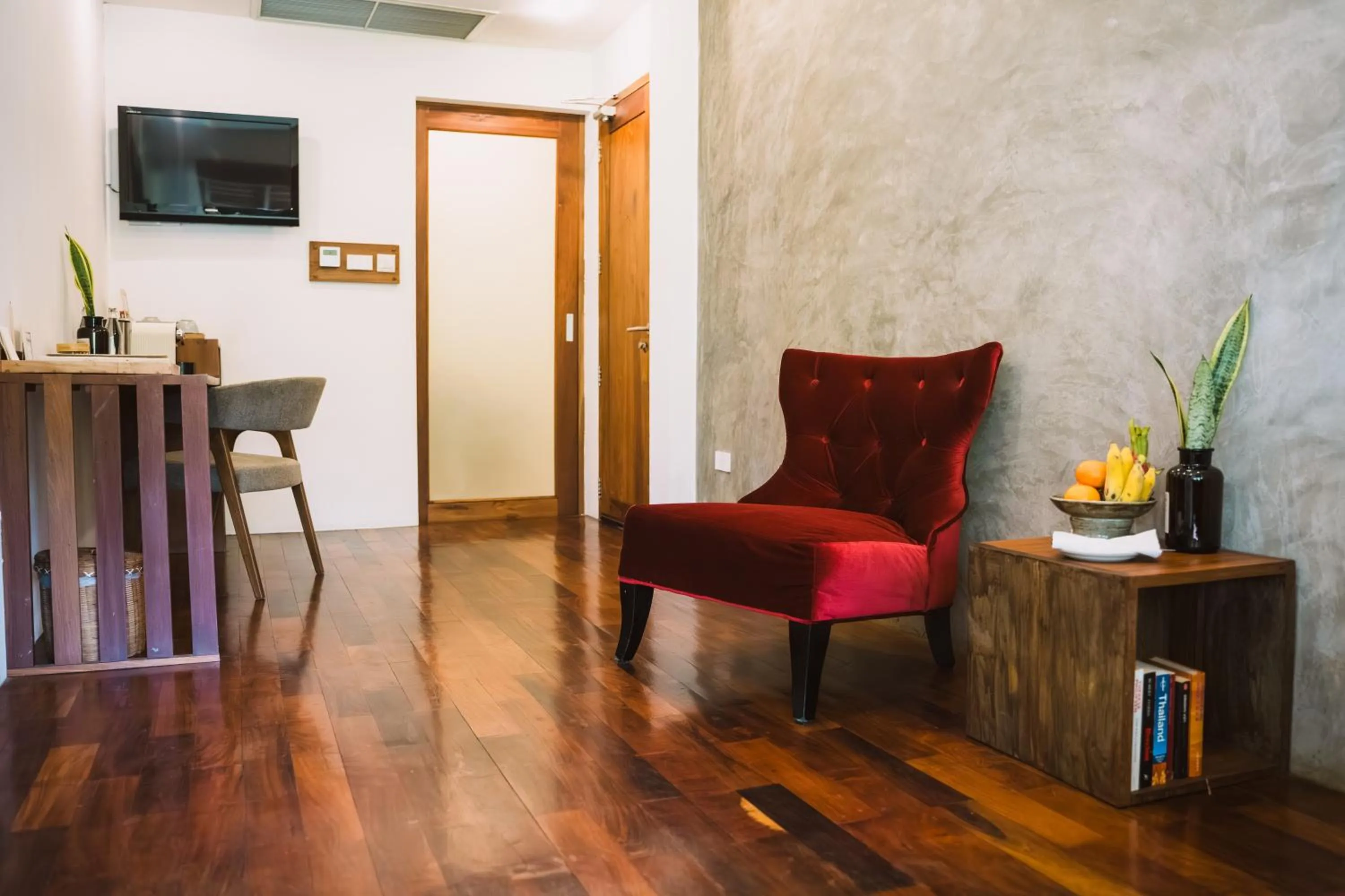 TV and multimedia in Le Sen Boutique Hotel