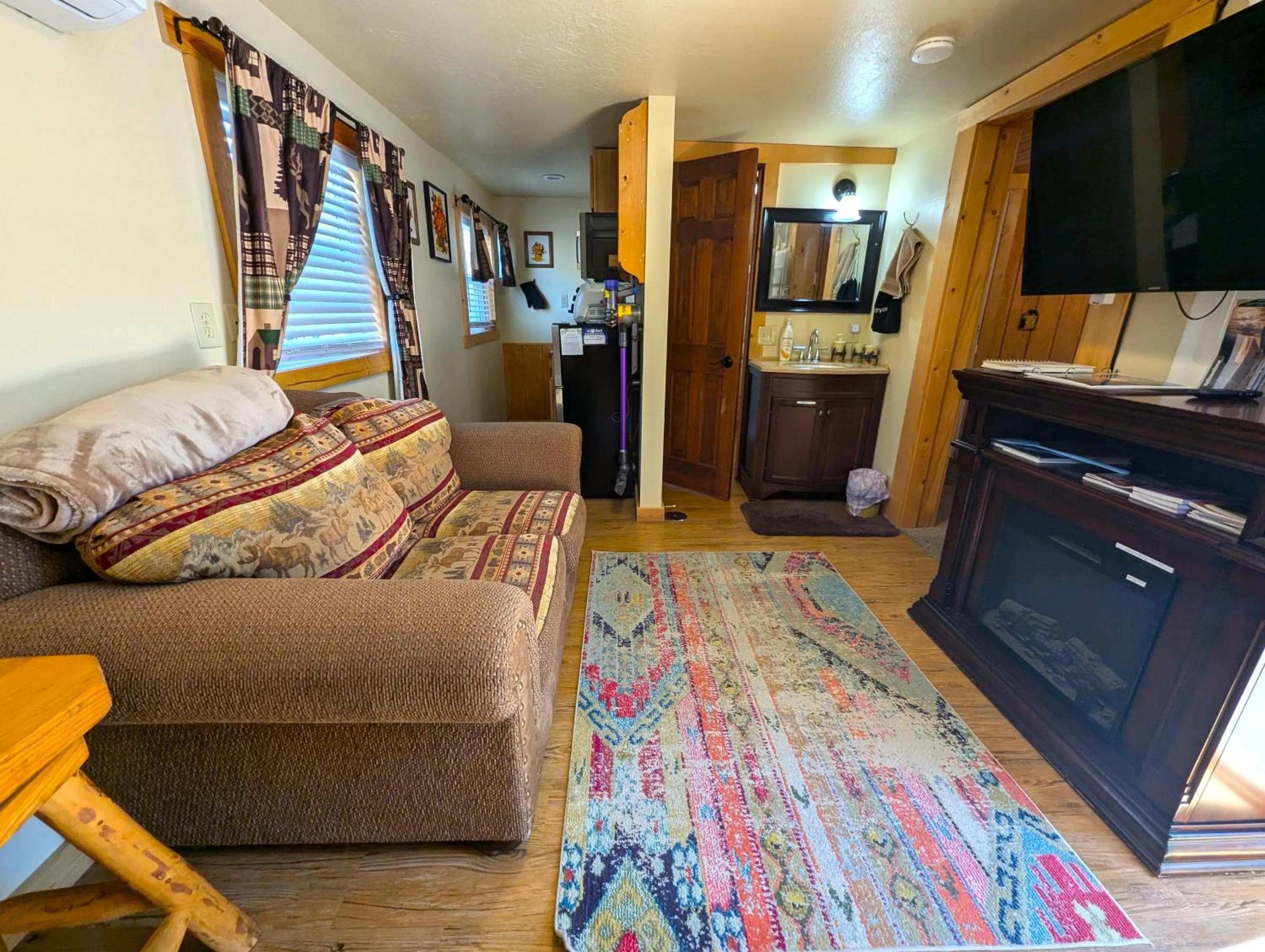 Yellowstone's Treasure Cabins