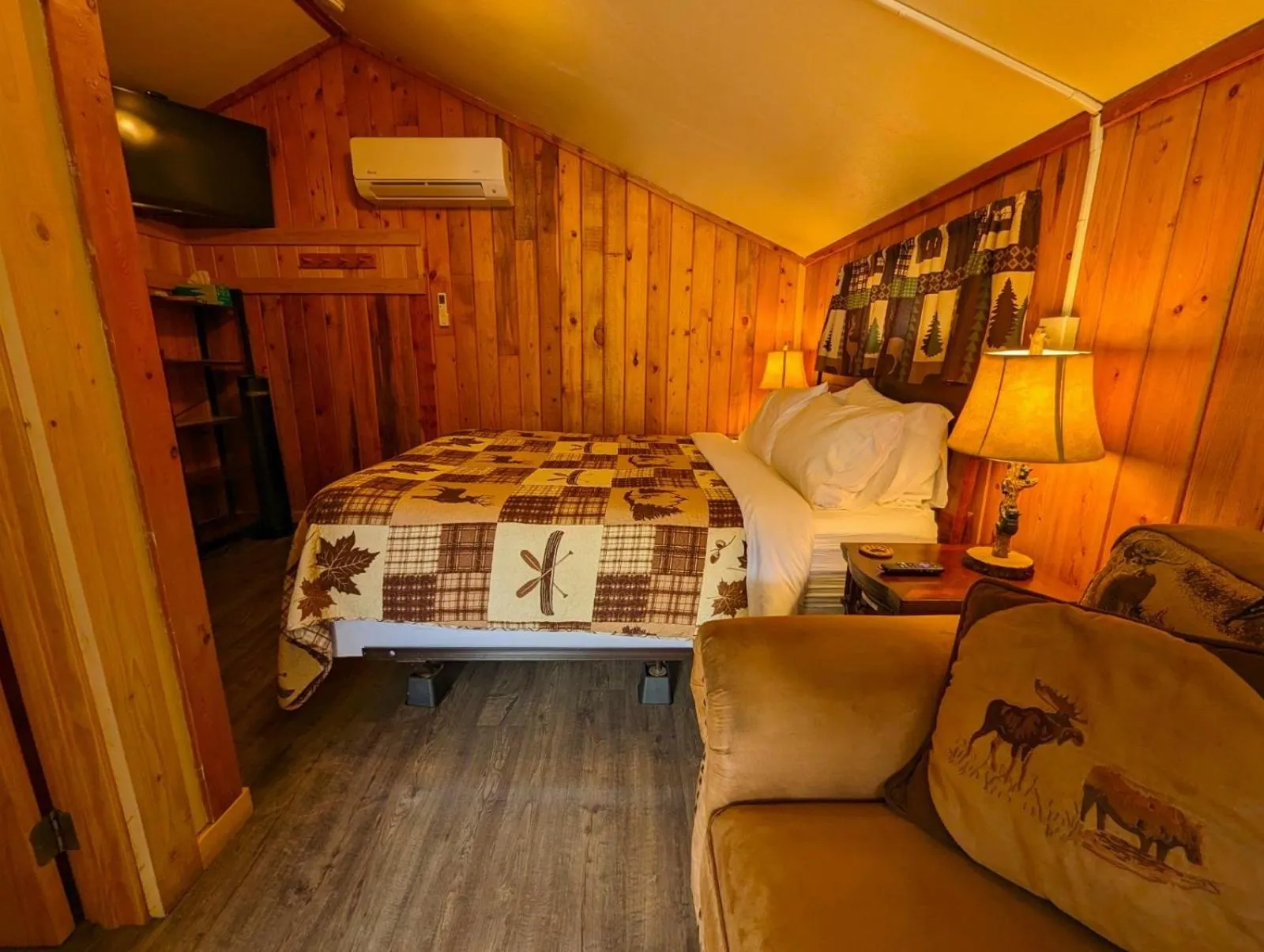 Bed in Yellowstone's Treasure Cabins