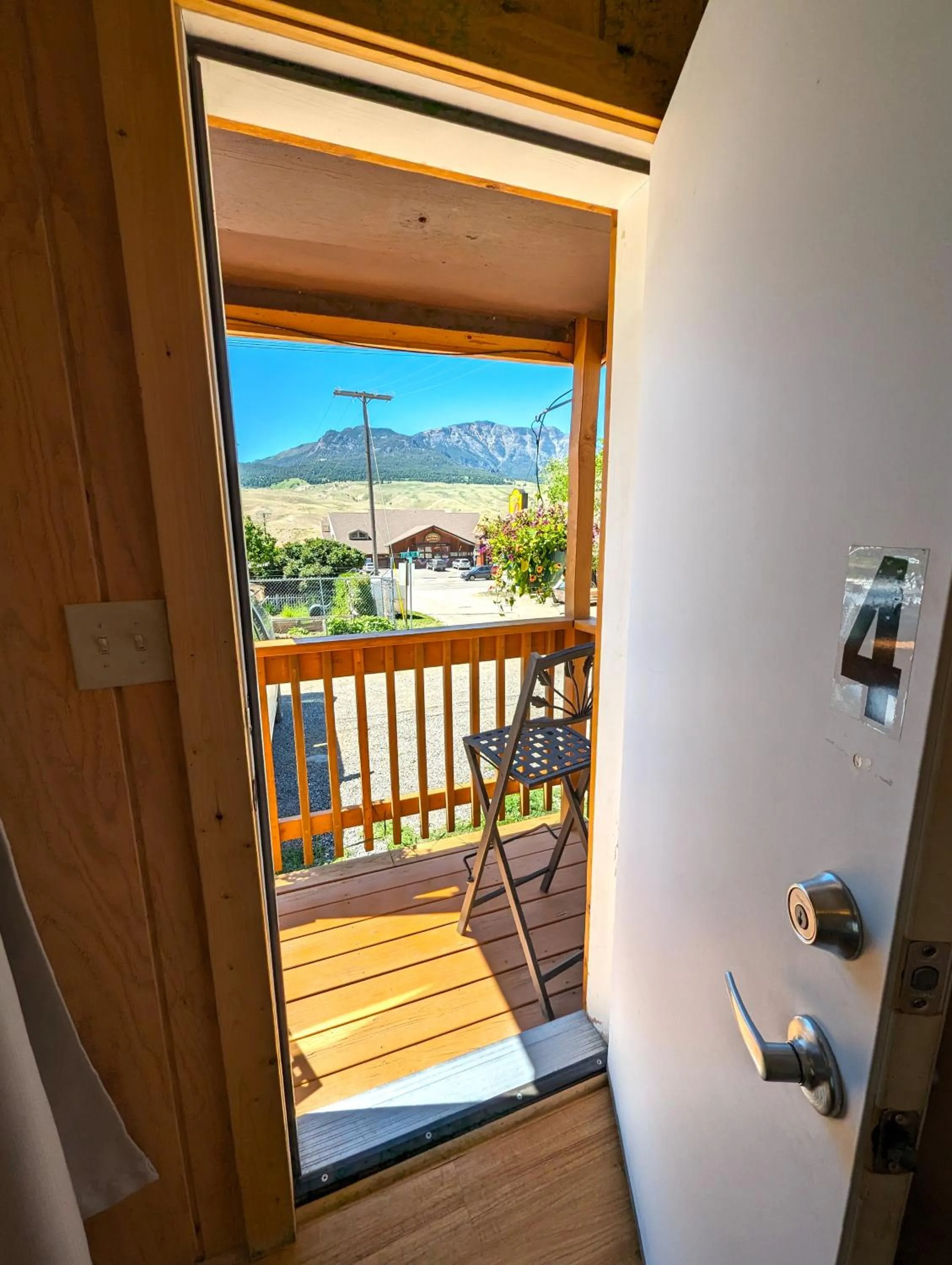 Yellowstone's Treasure Cabins